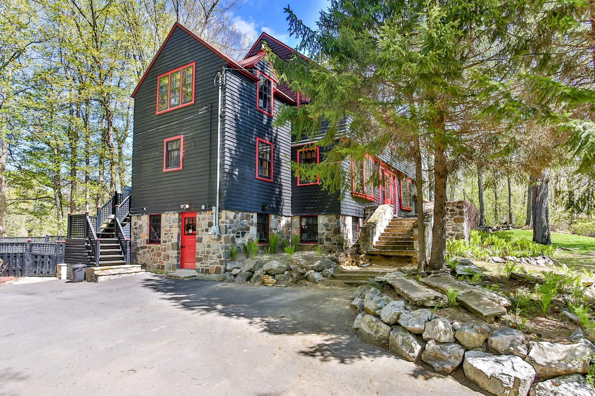 









338


Ch. des Critiques

,
Montebello,




QC
J0V1L0

