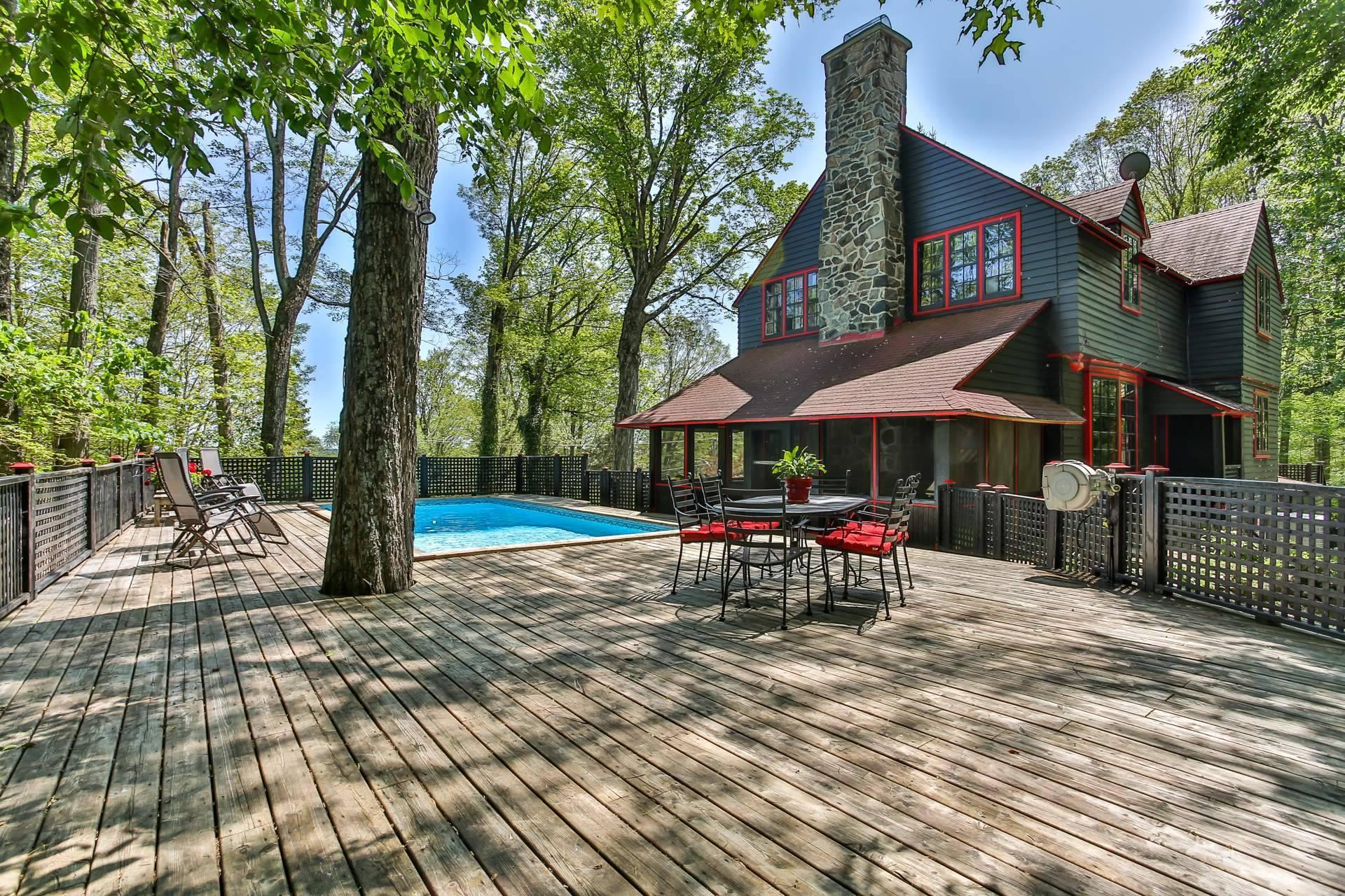 









338


Ch. des Critiques

,
Montebello,




QC
J0V1L0


