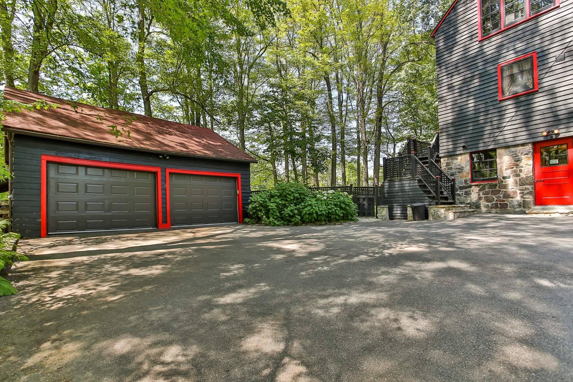 









338


Ch. des Critiques

,
Montebello,




QC
J0V1L0

