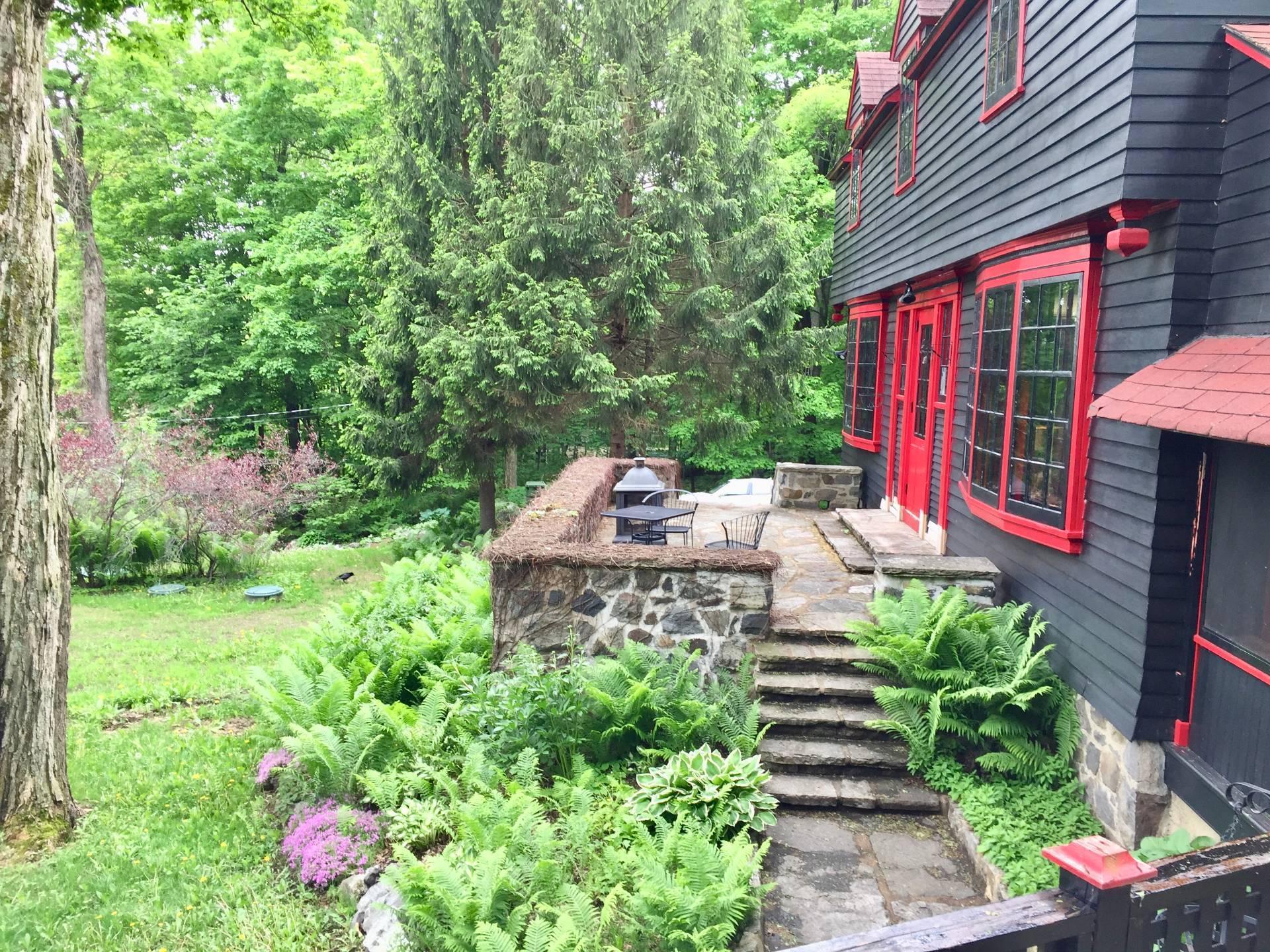 









338


Ch. des Critiques

,
Montebello,




QC
J0V1L0

