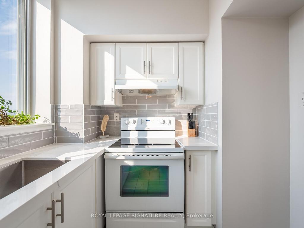 









430


Mclevin

Avenue, 1012,
Toronto,




ON
M1B 5P1


