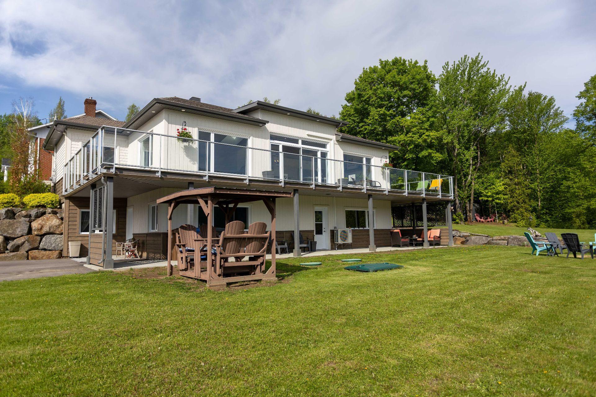 









100


Rue Léo-Paul-Trudel

,
Shawinigan,




QC
G0X2V0

