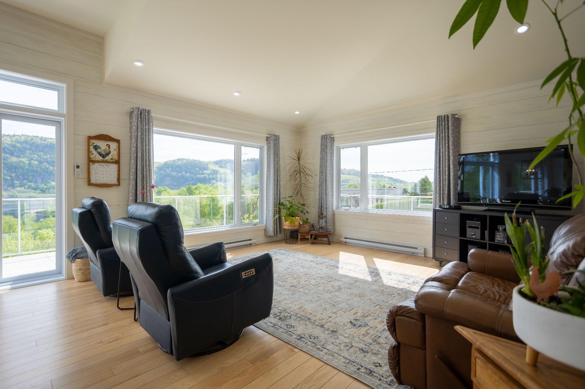 









100


Rue Léo-Paul-Trudel

,
Shawinigan,




QC
G0X2V0

