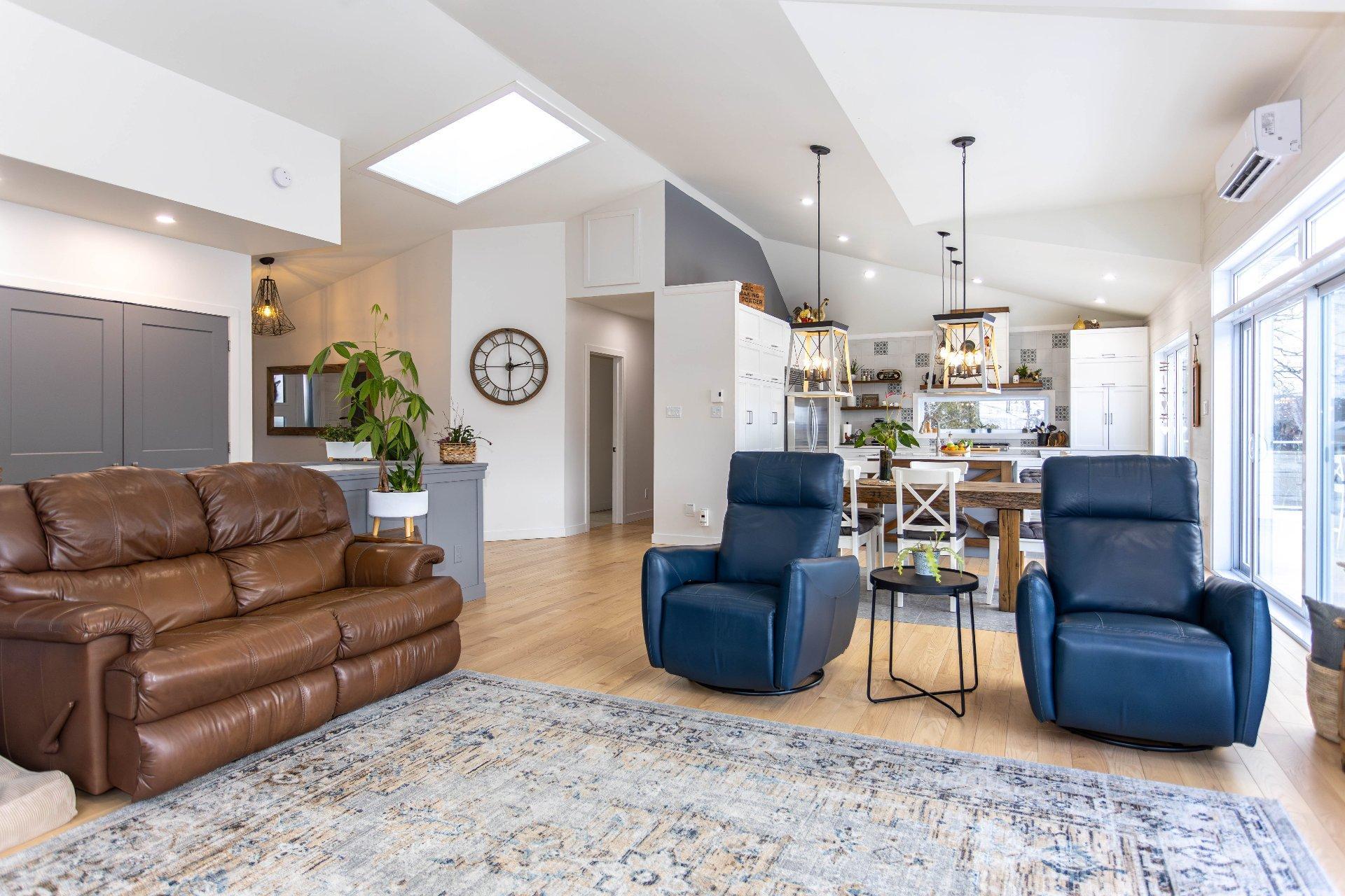 









100


Rue Léo-Paul-Trudel

,
Shawinigan,




QC
G0X2V0

