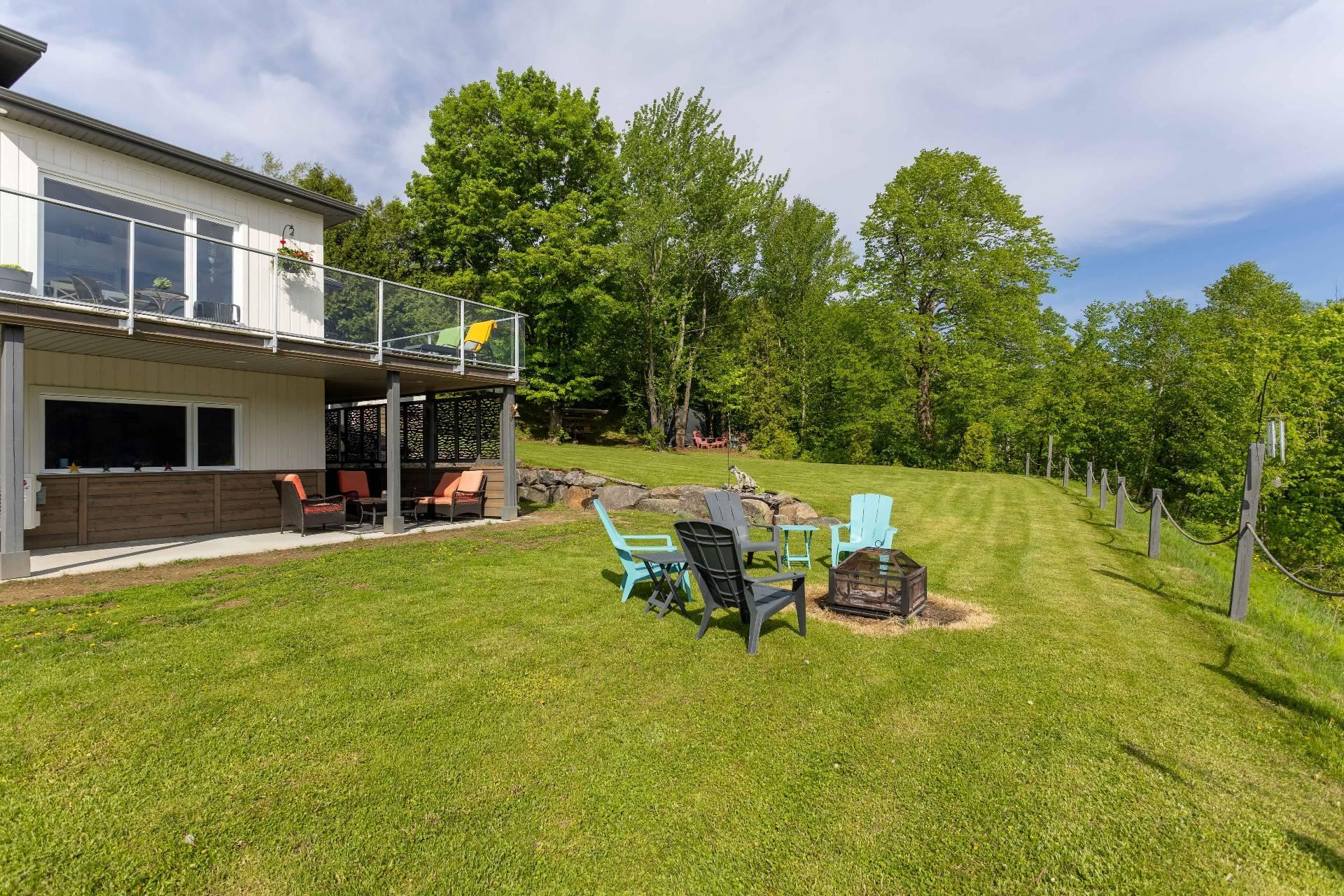 









100


Rue Léo-Paul-Trudel

,
Shawinigan,




QC
G0X2V0

