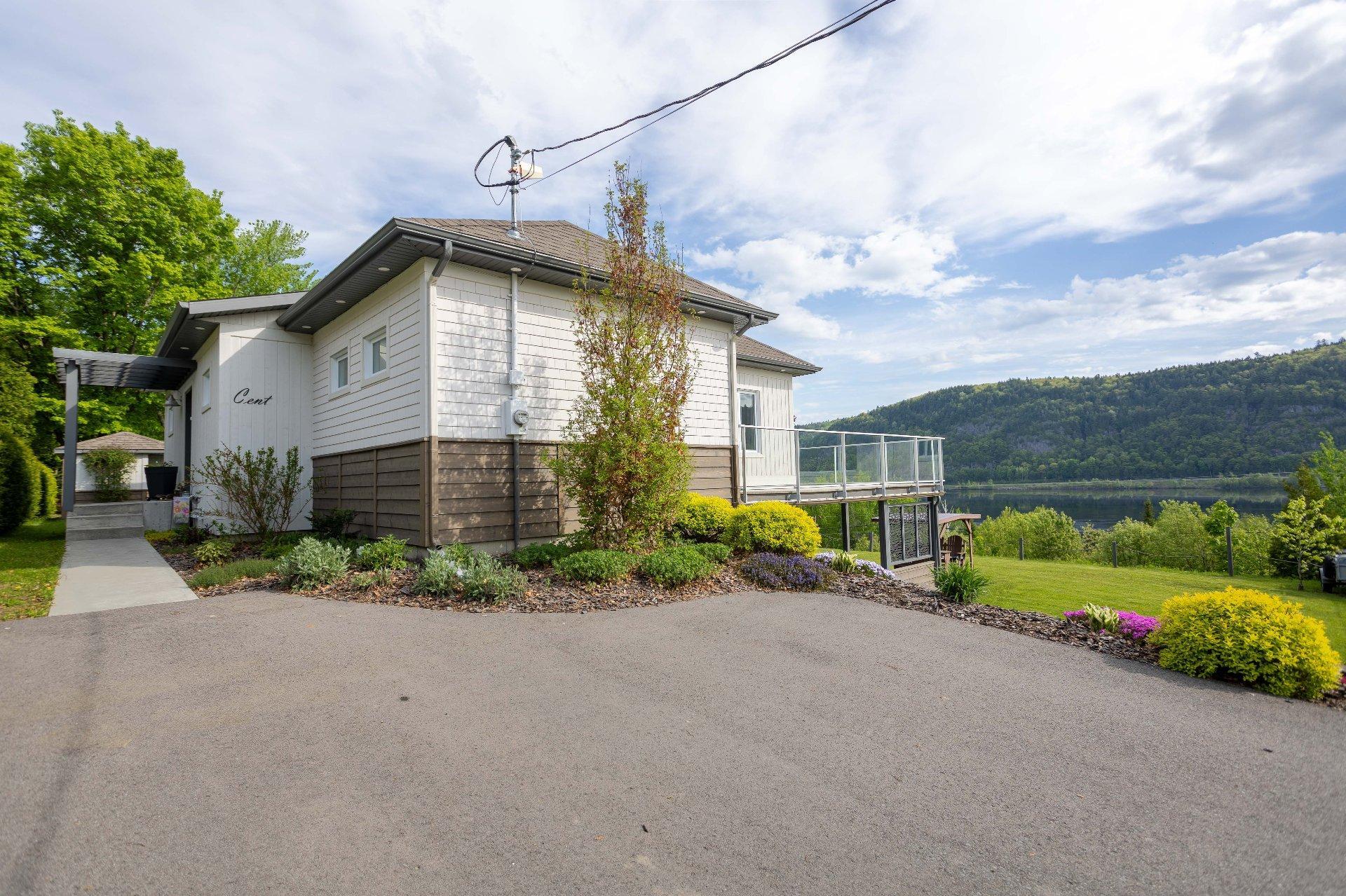 









100


Rue Léo-Paul-Trudel

,
Shawinigan,




QC
G0X2V0


