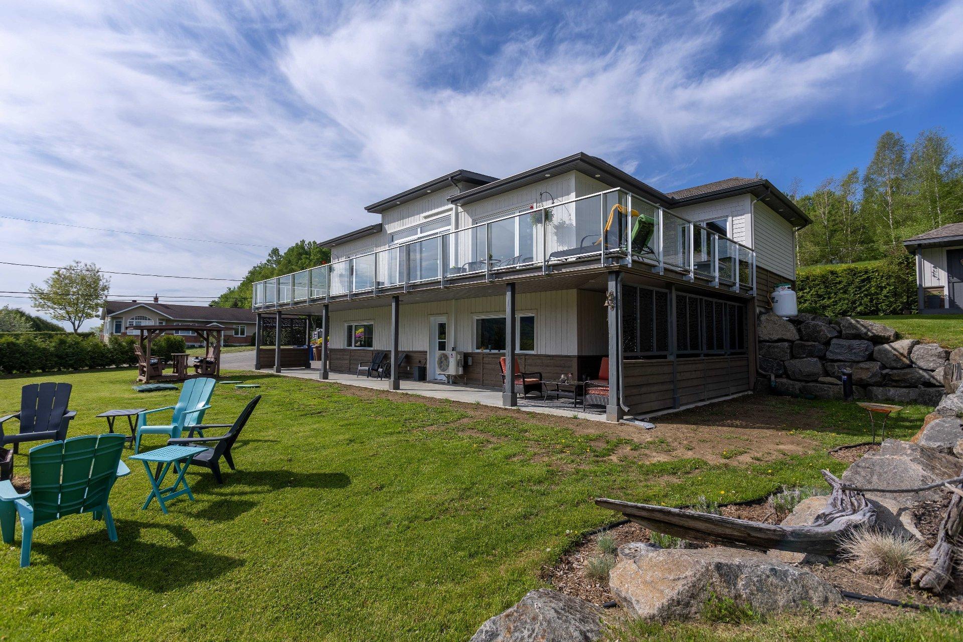 









100


Rue Léo-Paul-Trudel

,
Shawinigan,




QC
G0X2V0

