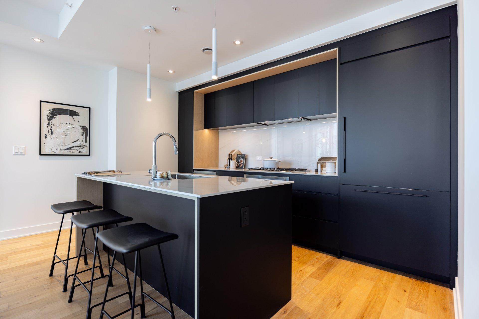 









1020


Rue de la Montagne

, 3703,
Montréal (Ville-Marie),




QC
H3G1V7

