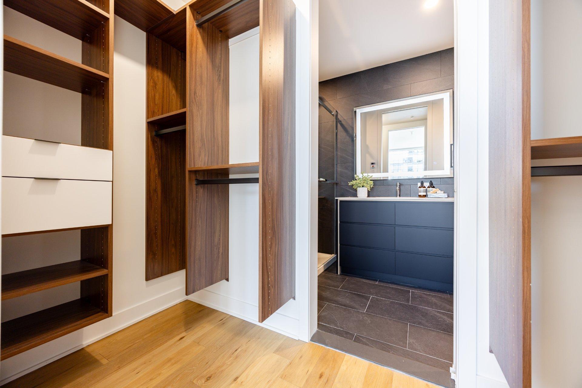









1020


Rue de la Montagne

, 3703,
Montréal (Ville-Marie),




QC
H3G1V7

