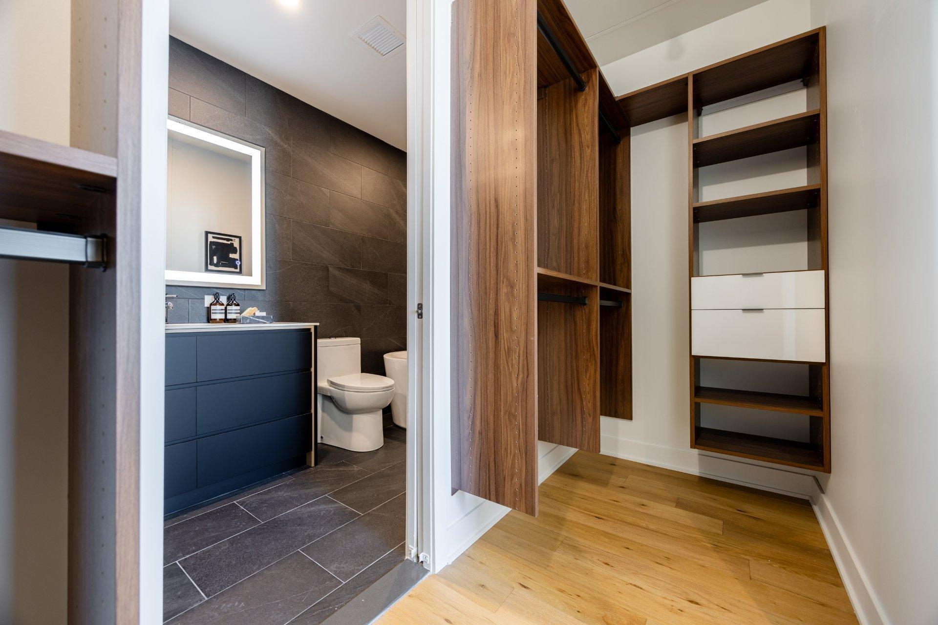









1020


Rue de la Montagne

, 3703,
Montréal (Ville-Marie),




QC
H3G1V7

