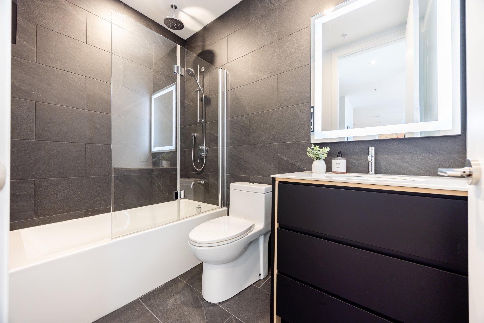 









1020


Rue de la Montagne

, 3703,
Montréal (Ville-Marie),




QC
H3G1V7

