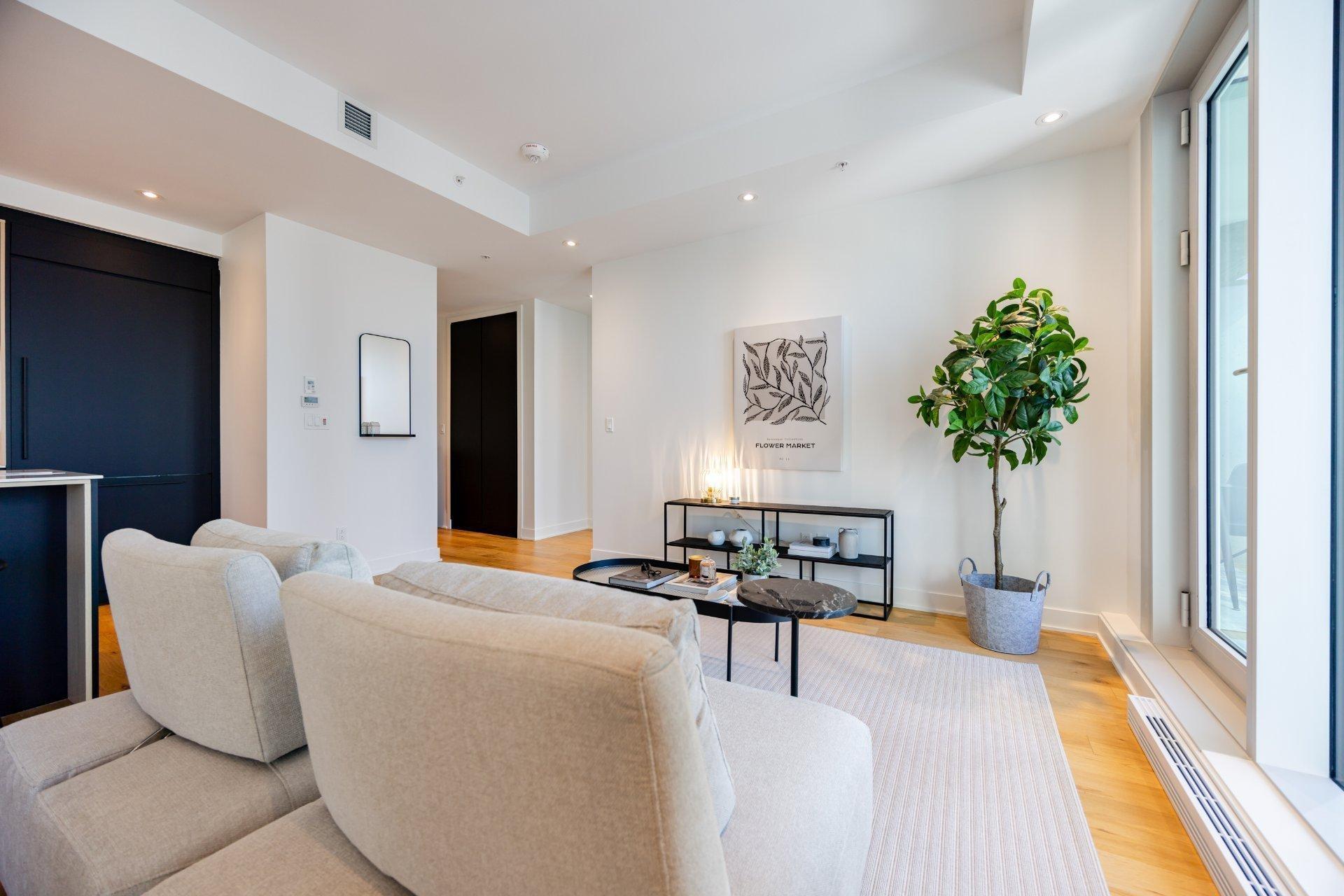









1020


Rue de la Montagne

, 3703,
Montréal (Ville-Marie),




QC
H3G1V7

