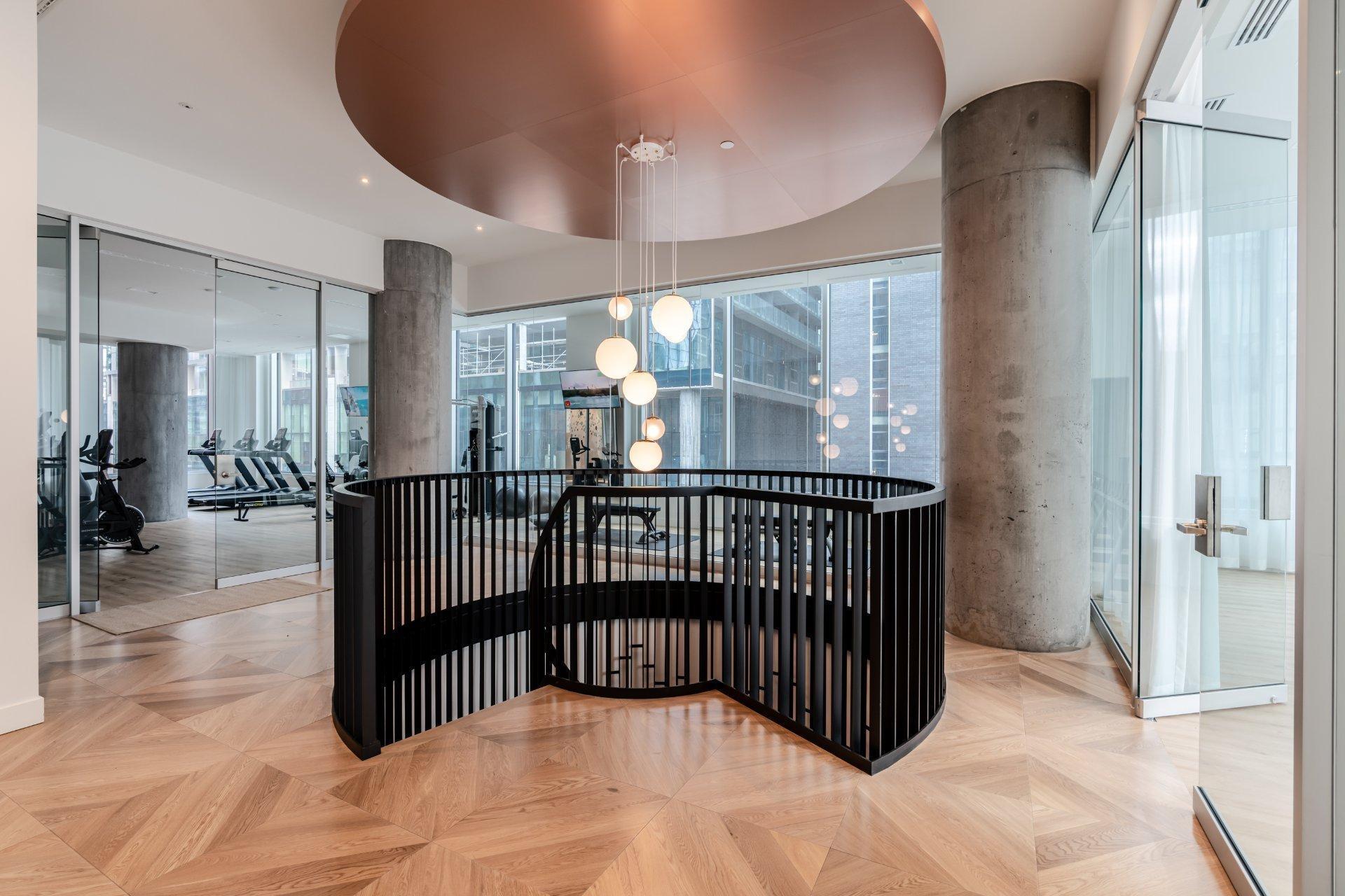 









1020


Rue de la Montagne

, 3703,
Montréal (Ville-Marie),




QC
H3G1V7

