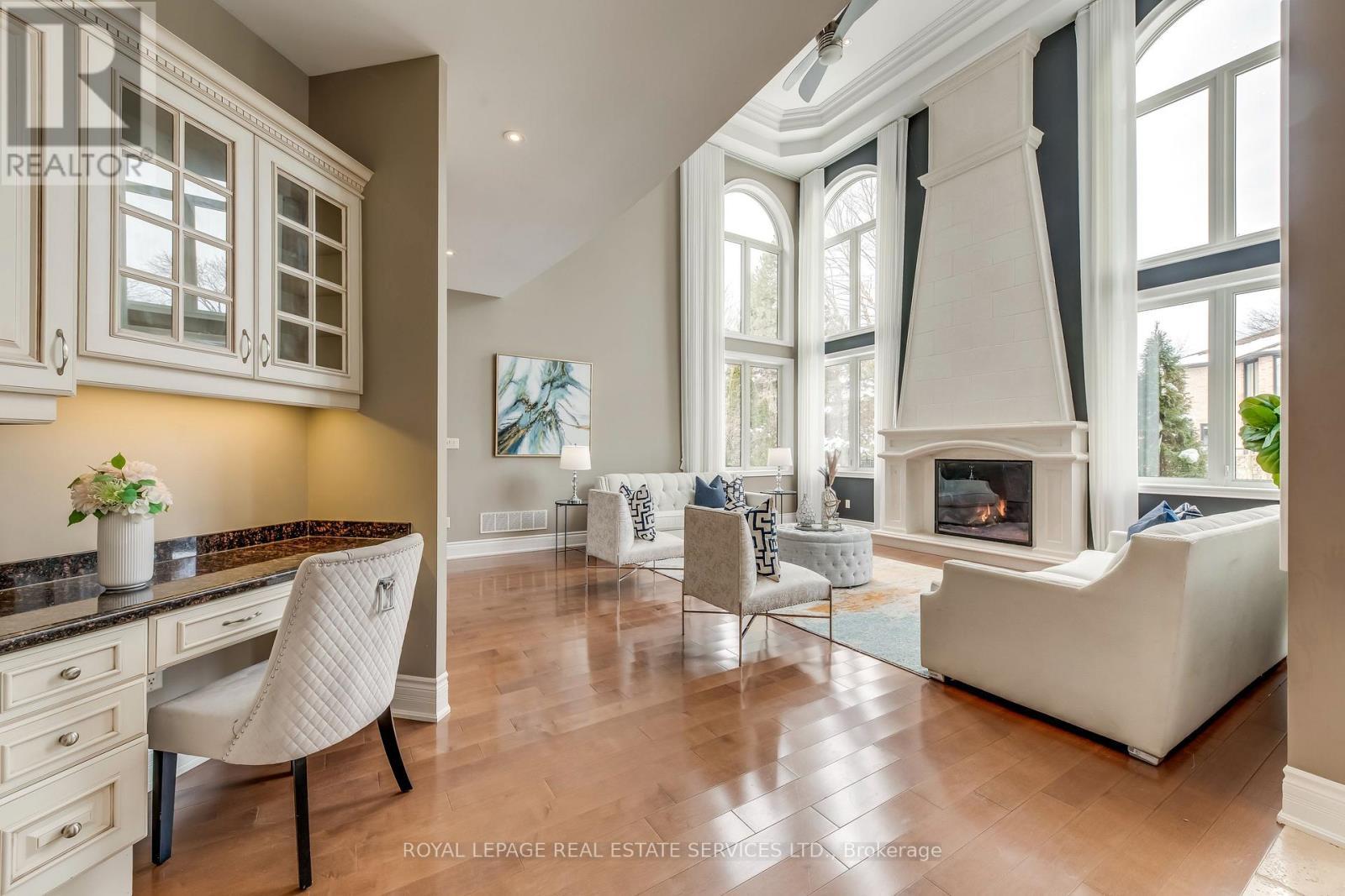 












3341 LAKESHORE ROAD

,
Burlington,




Ontario
L7N1B1

