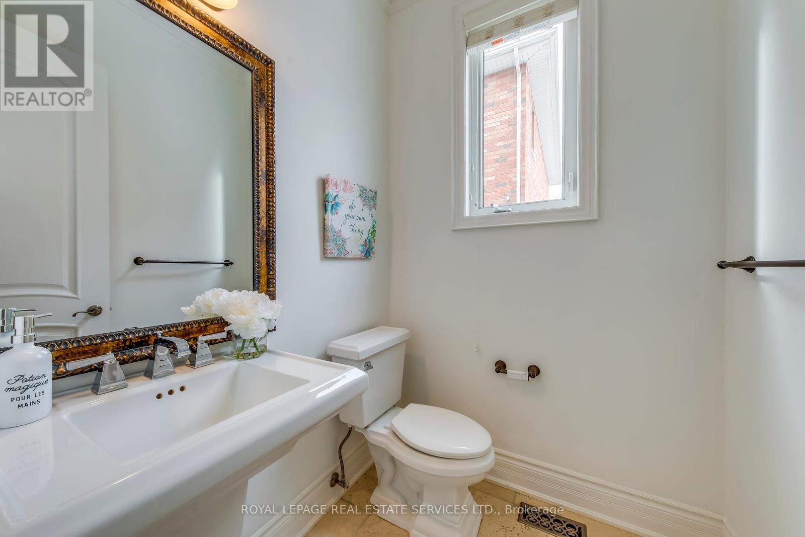 












3341 LAKESHORE ROAD

,
Burlington,




Ontario
L7N1B1

