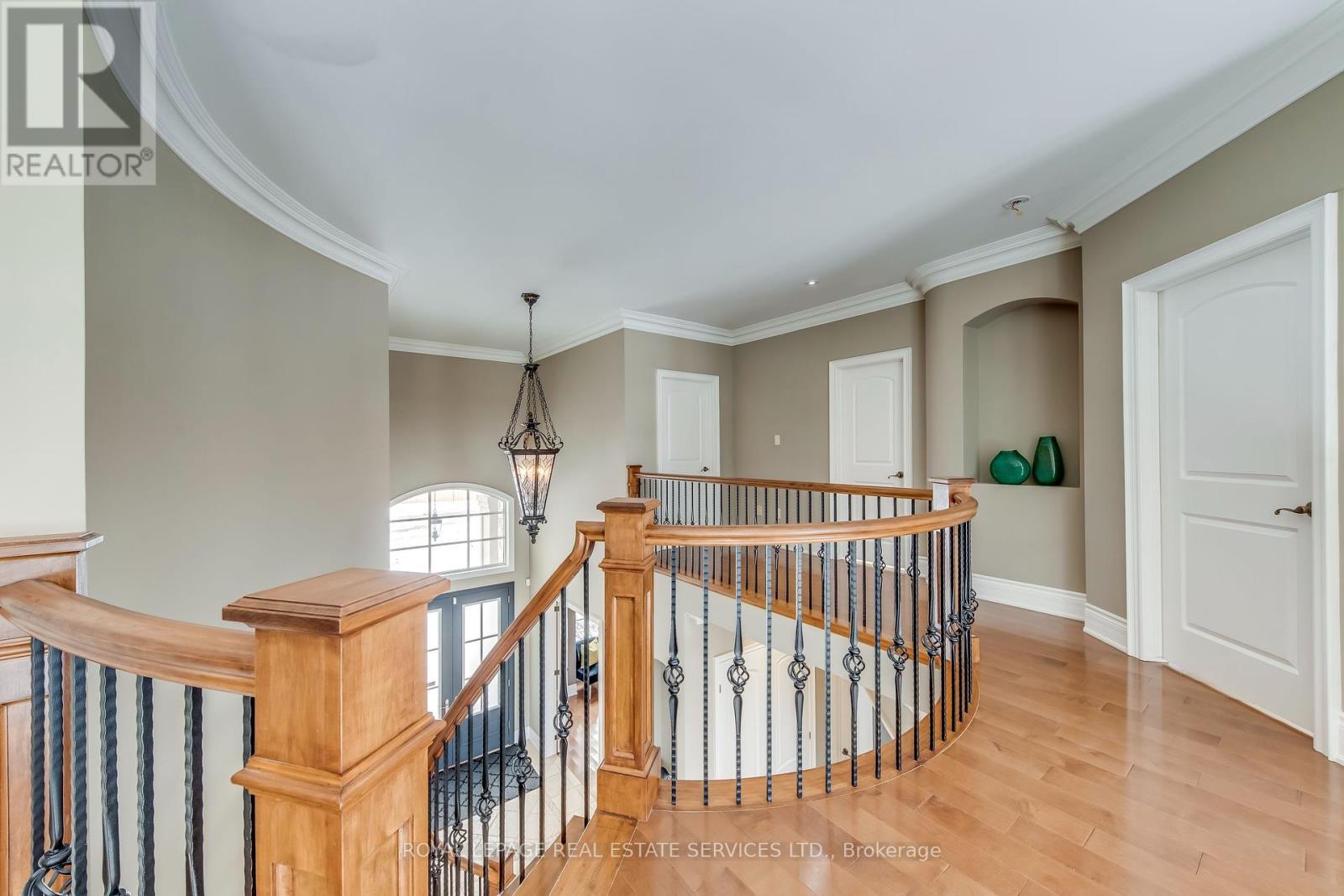 












3341 LAKESHORE ROAD

,
Burlington,




Ontario
L7N1B1

