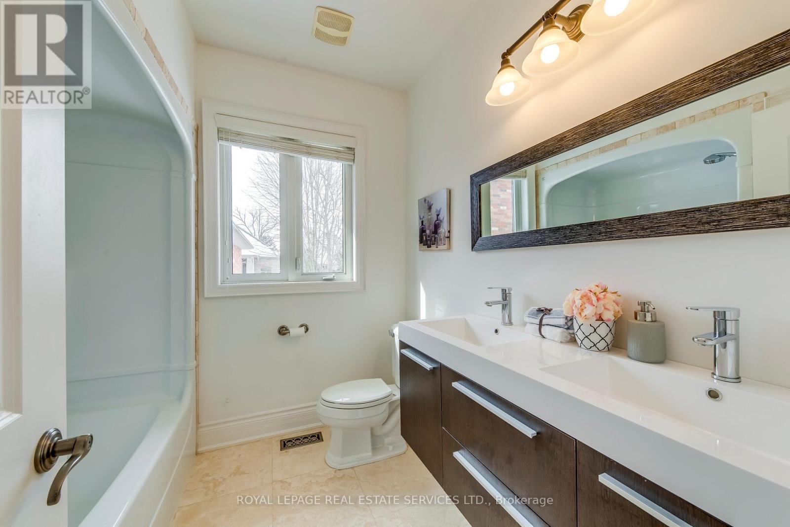 












3341 LAKESHORE ROAD

,
Burlington,




Ontario
L7N1B1

