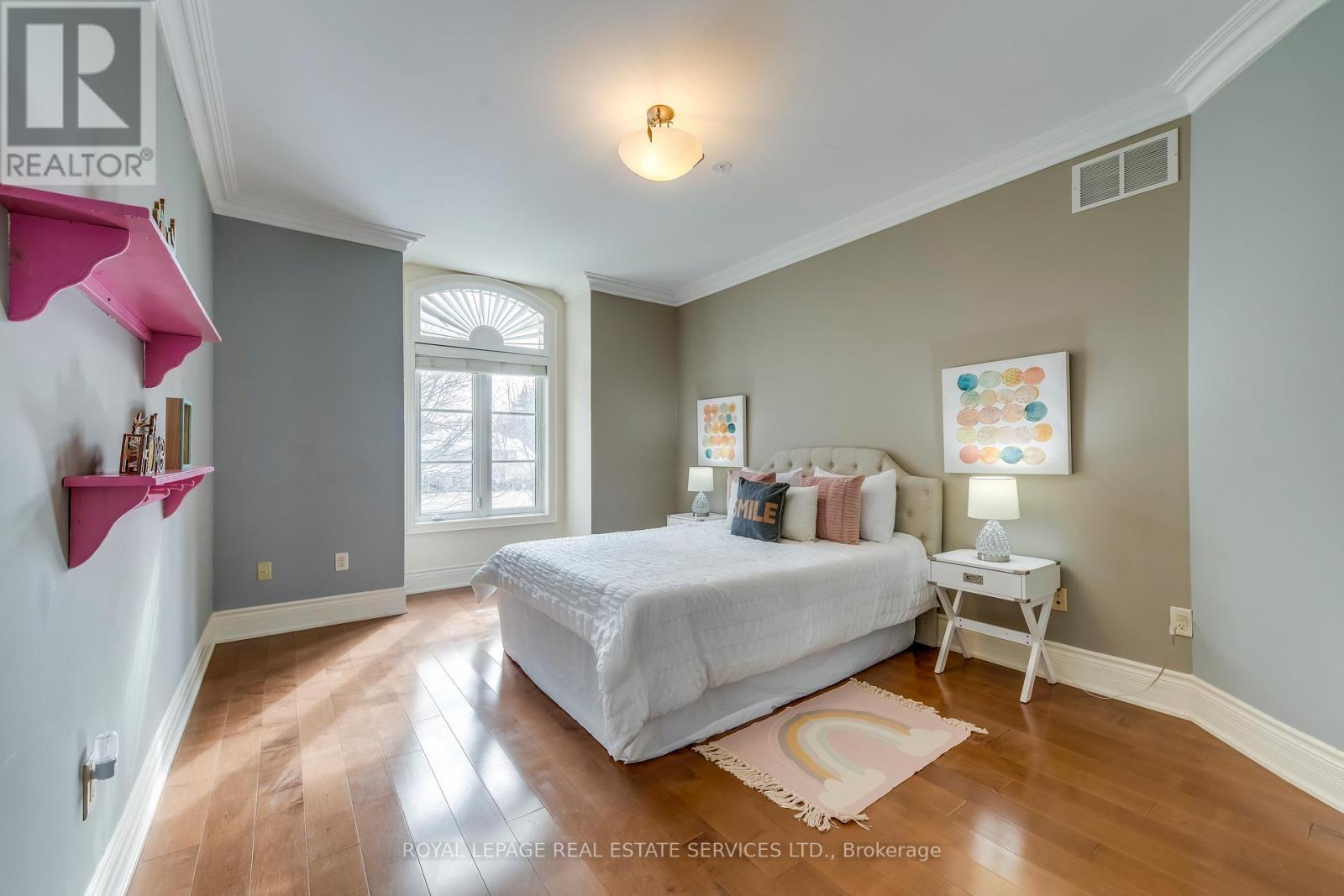 












3341 LAKESHORE ROAD

,
Burlington,




Ontario
L7N1B1

