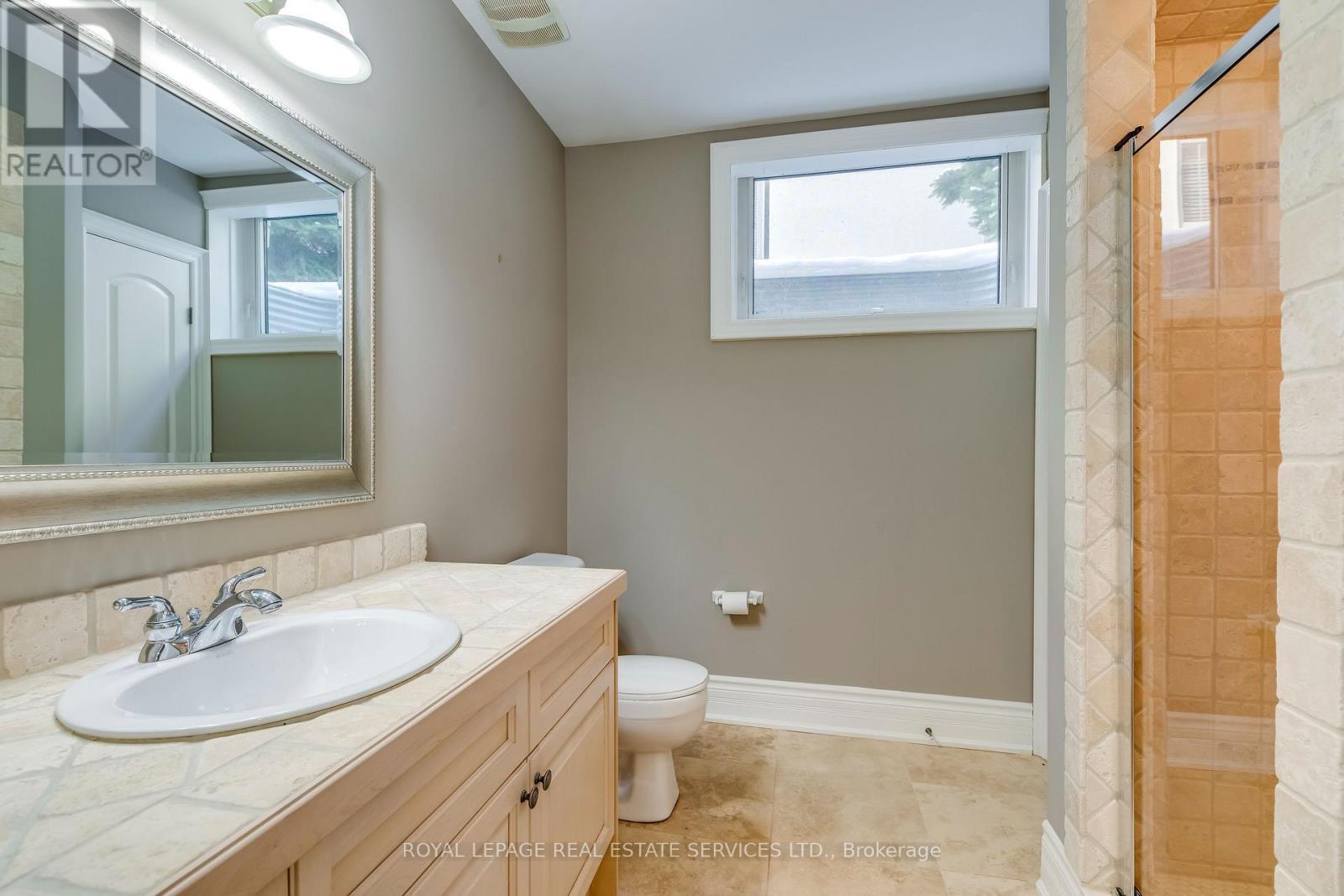 












3341 LAKESHORE ROAD

,
Burlington,




Ontario
L7N1B1

