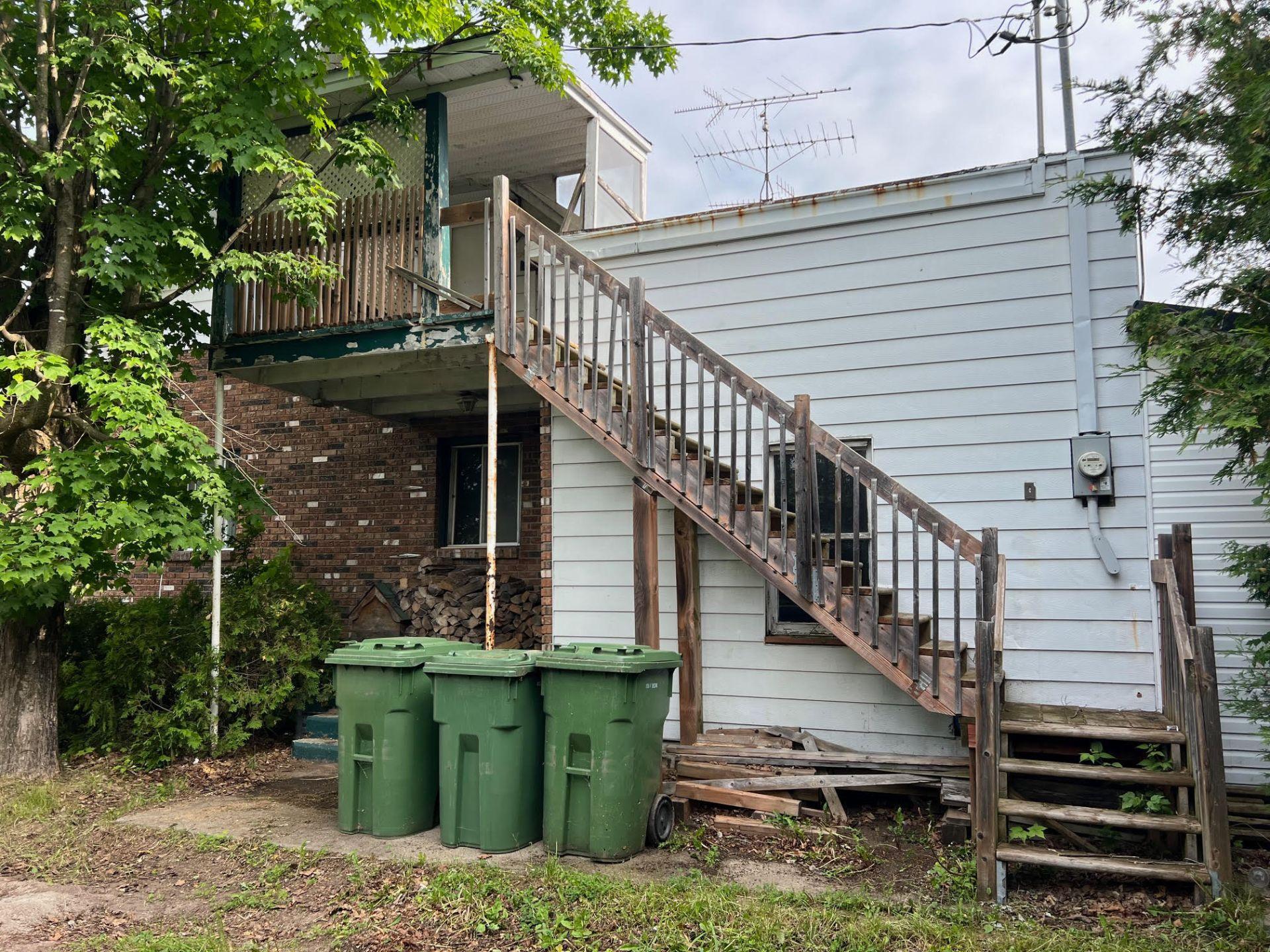 









81

 - 83


Rue Principale

,
Ripon,




QC
J0V1V0

