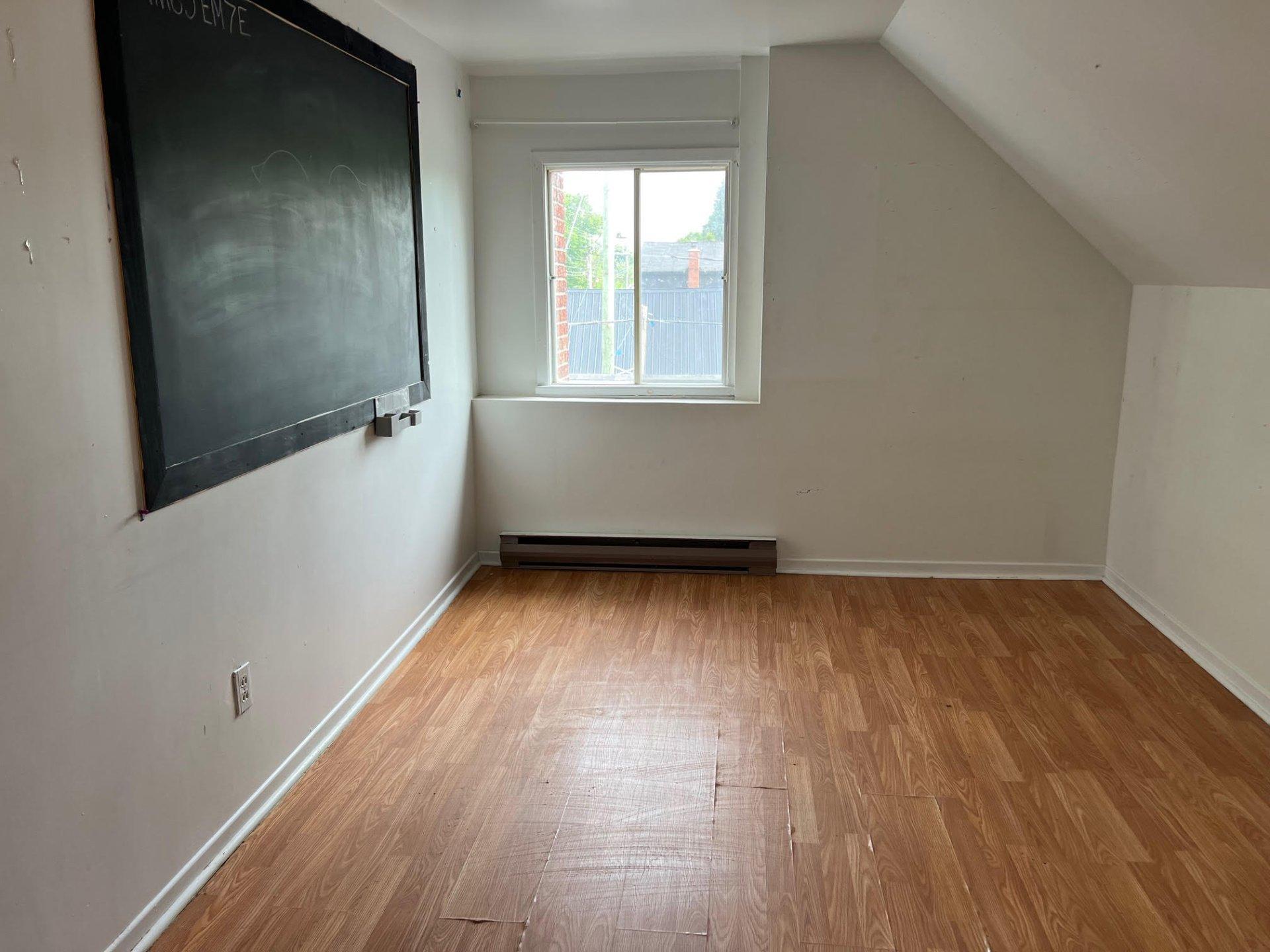









81

 - 83


Rue Principale

,
Ripon,




QC
J0V1V0

