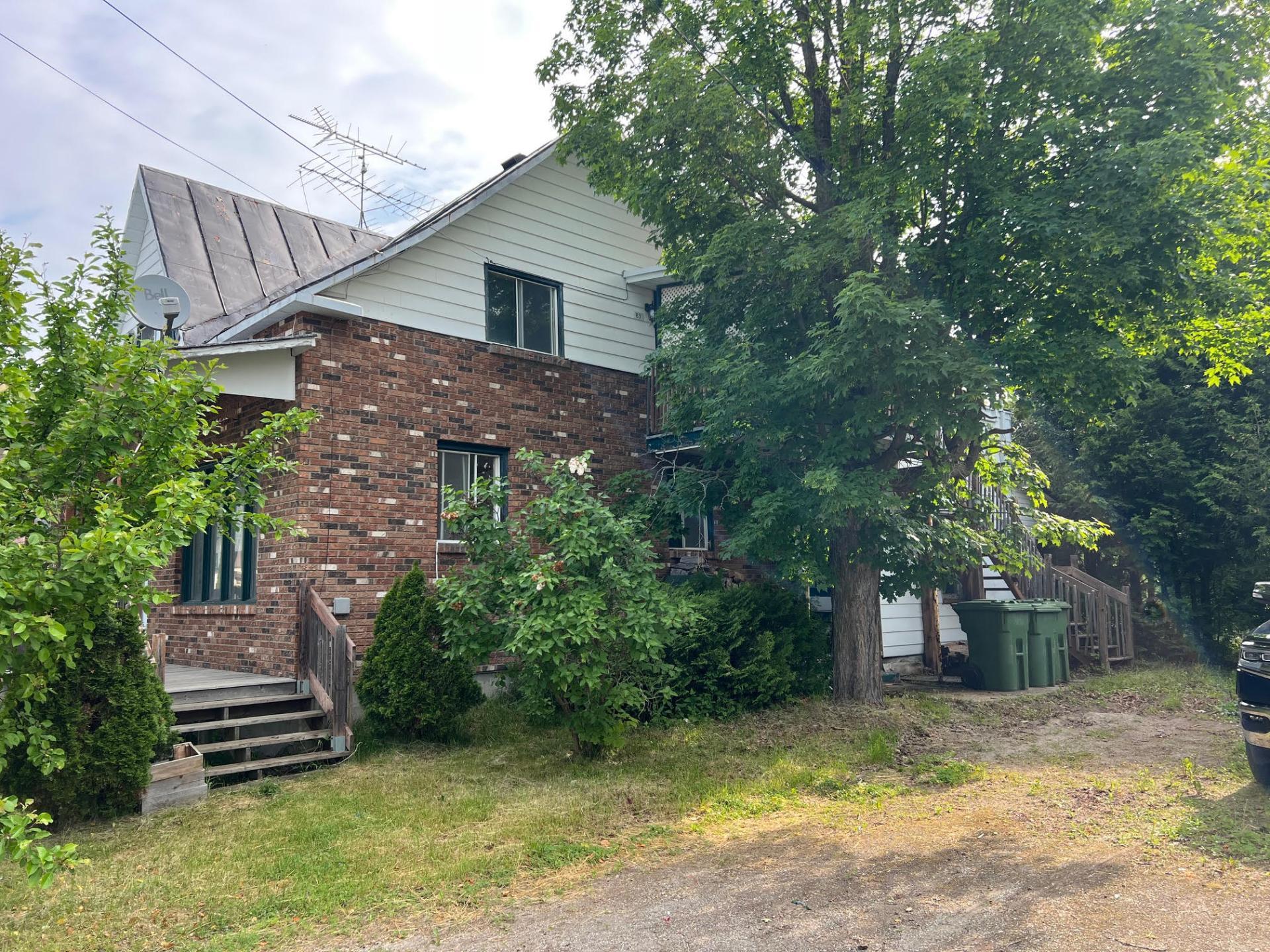 









81

 - 83


Rue Principale

,
Ripon,




QC
J0V1V0

