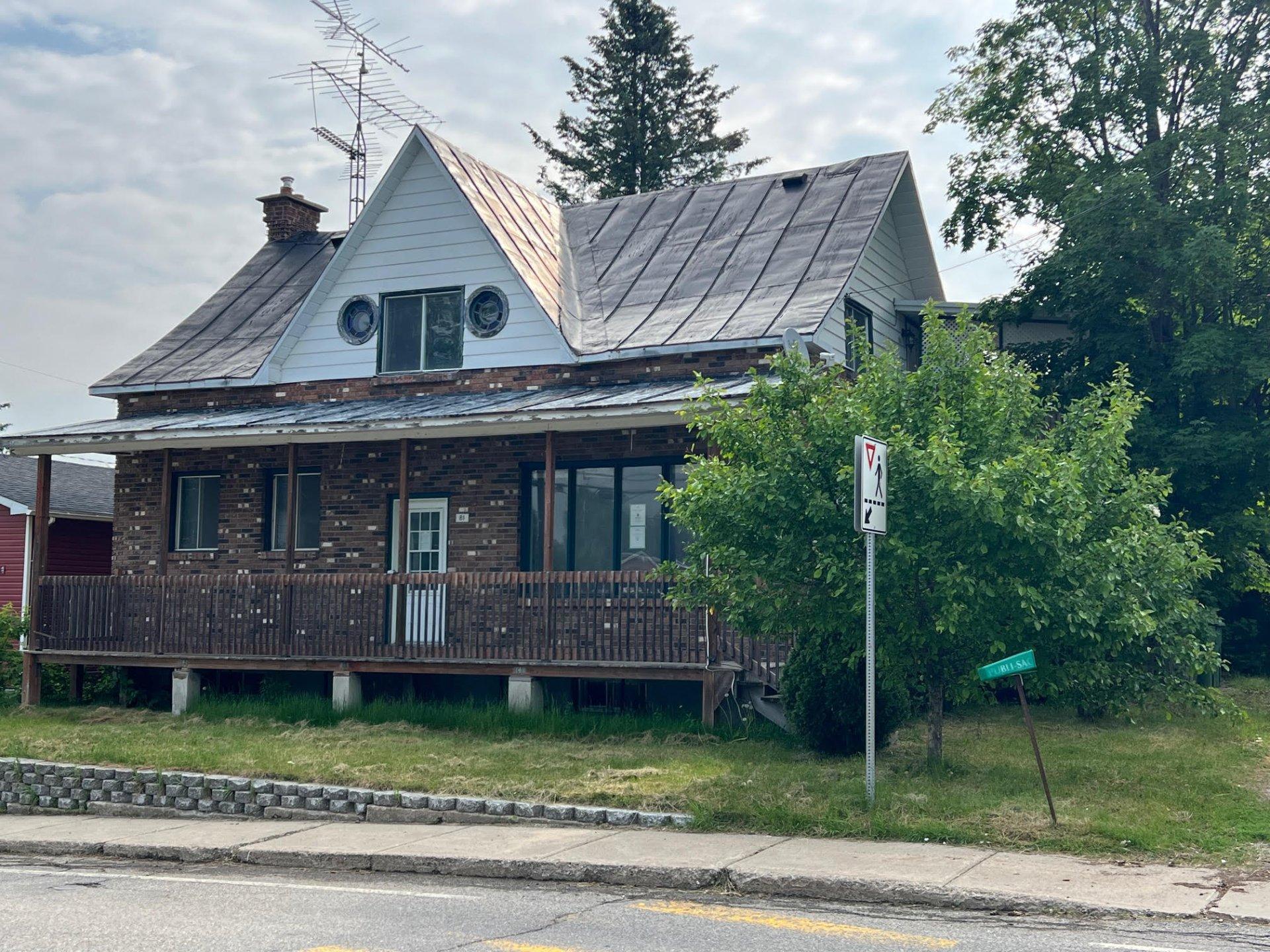 









81

 - 83


Rue Principale

,
Ripon,




QC
J0V1V0

