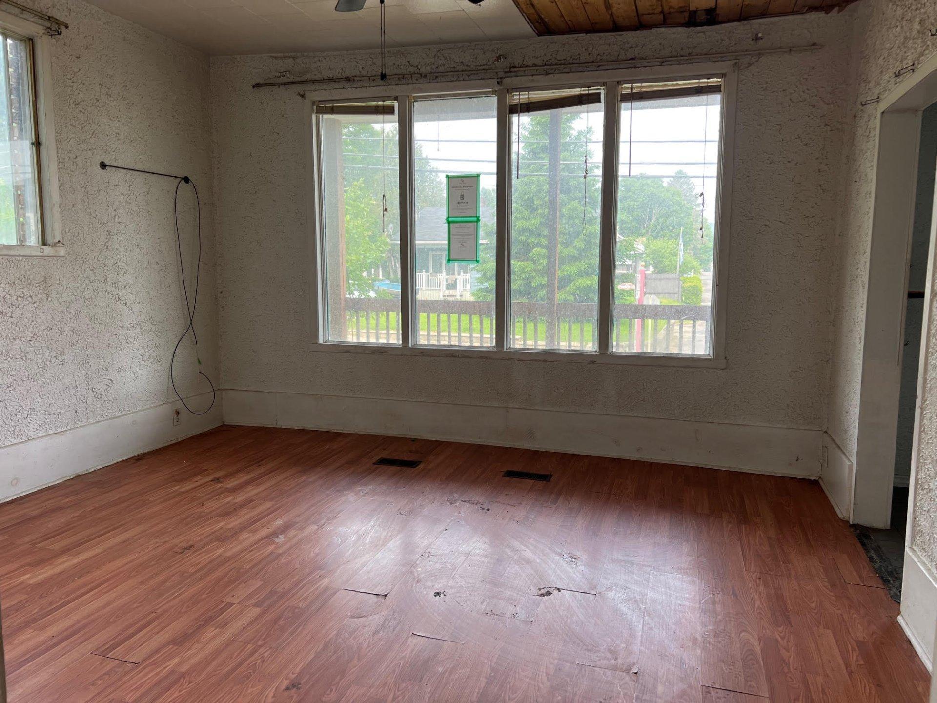 









81

 - 83


Rue Principale

,
Ripon,




QC
J0V1V0

