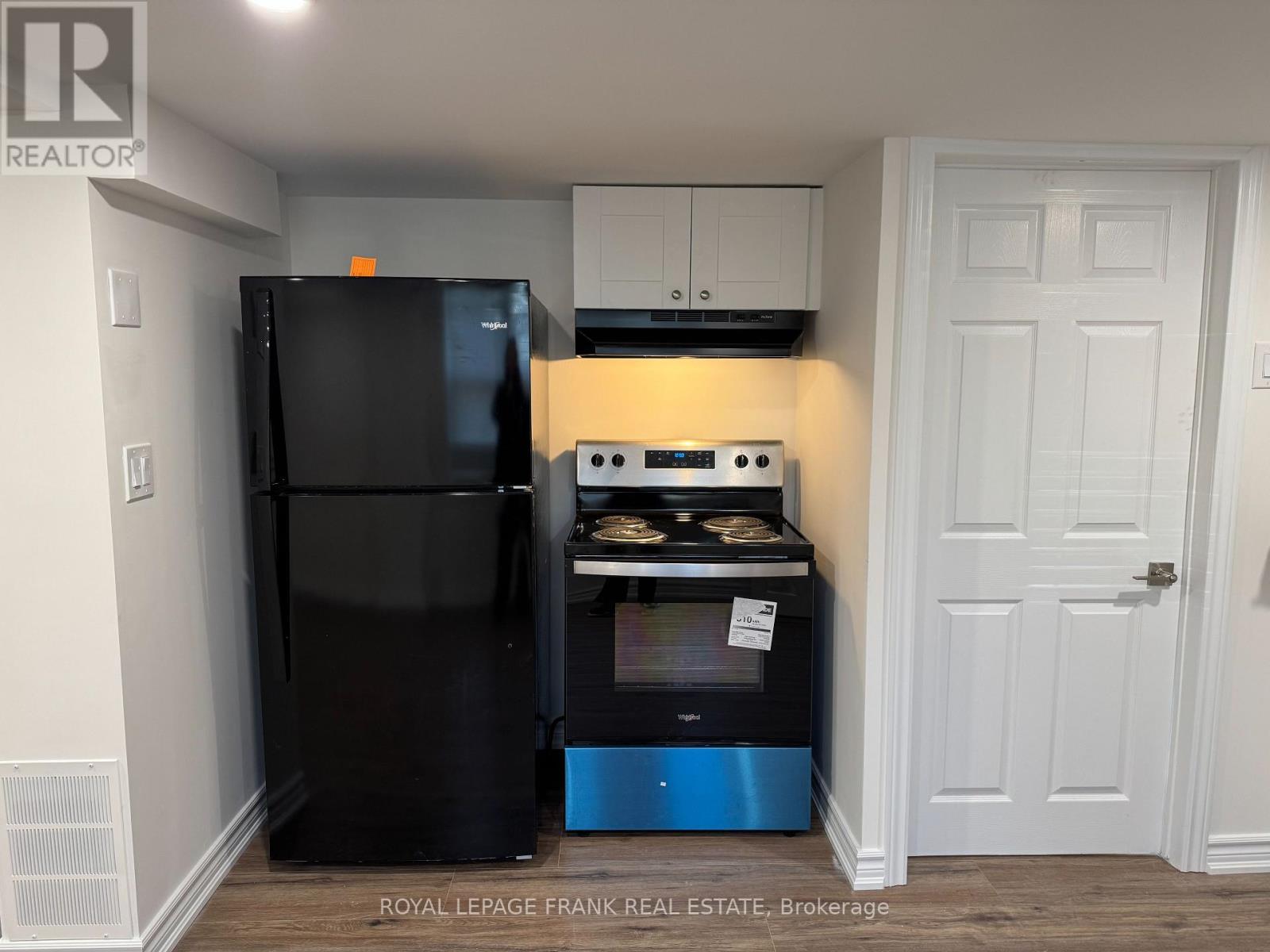 












3 - 909 MASSON STREET

,
Oshawa (Centennial),




Ontario
L1G5B1

