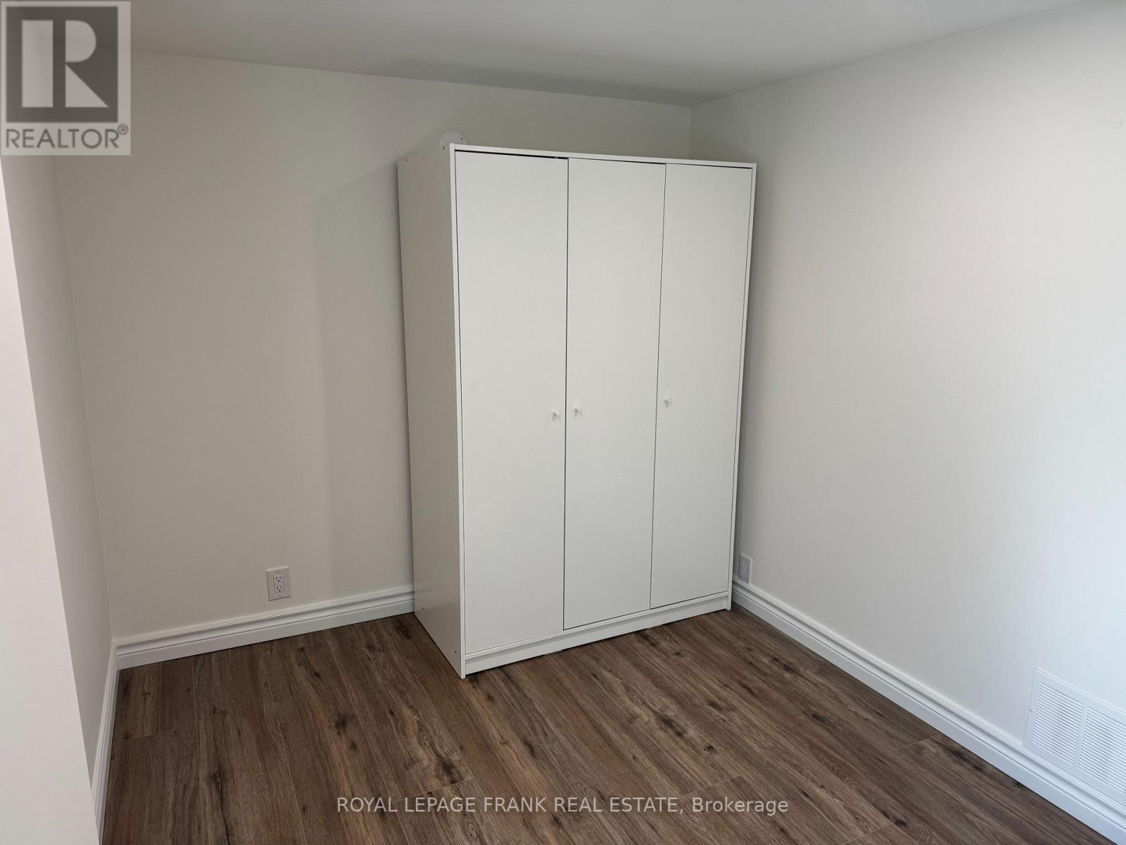 












3 - 909 MASSON STREET

,
Oshawa (Centennial),




Ontario
L1G5B1

