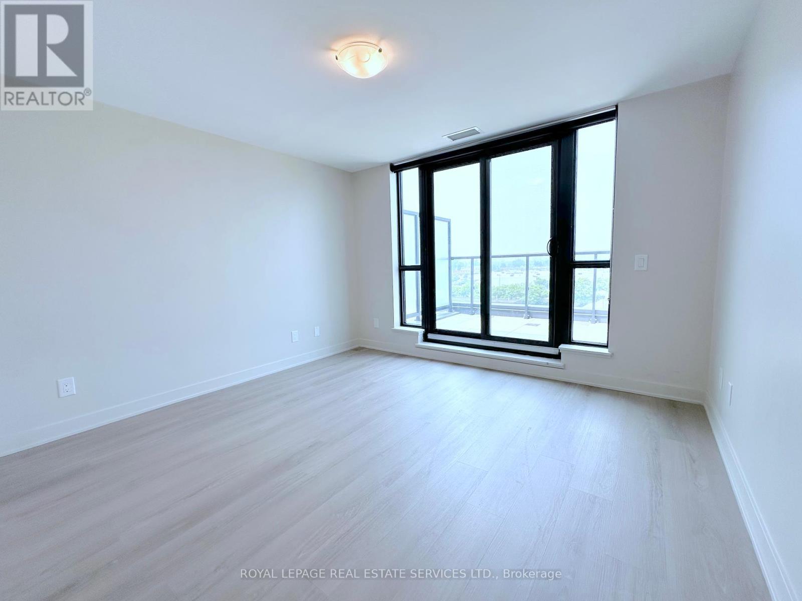 












PH711 - 3385 DUNDAS STREET W

,
Toronto,




Ontario
M6S2S2

