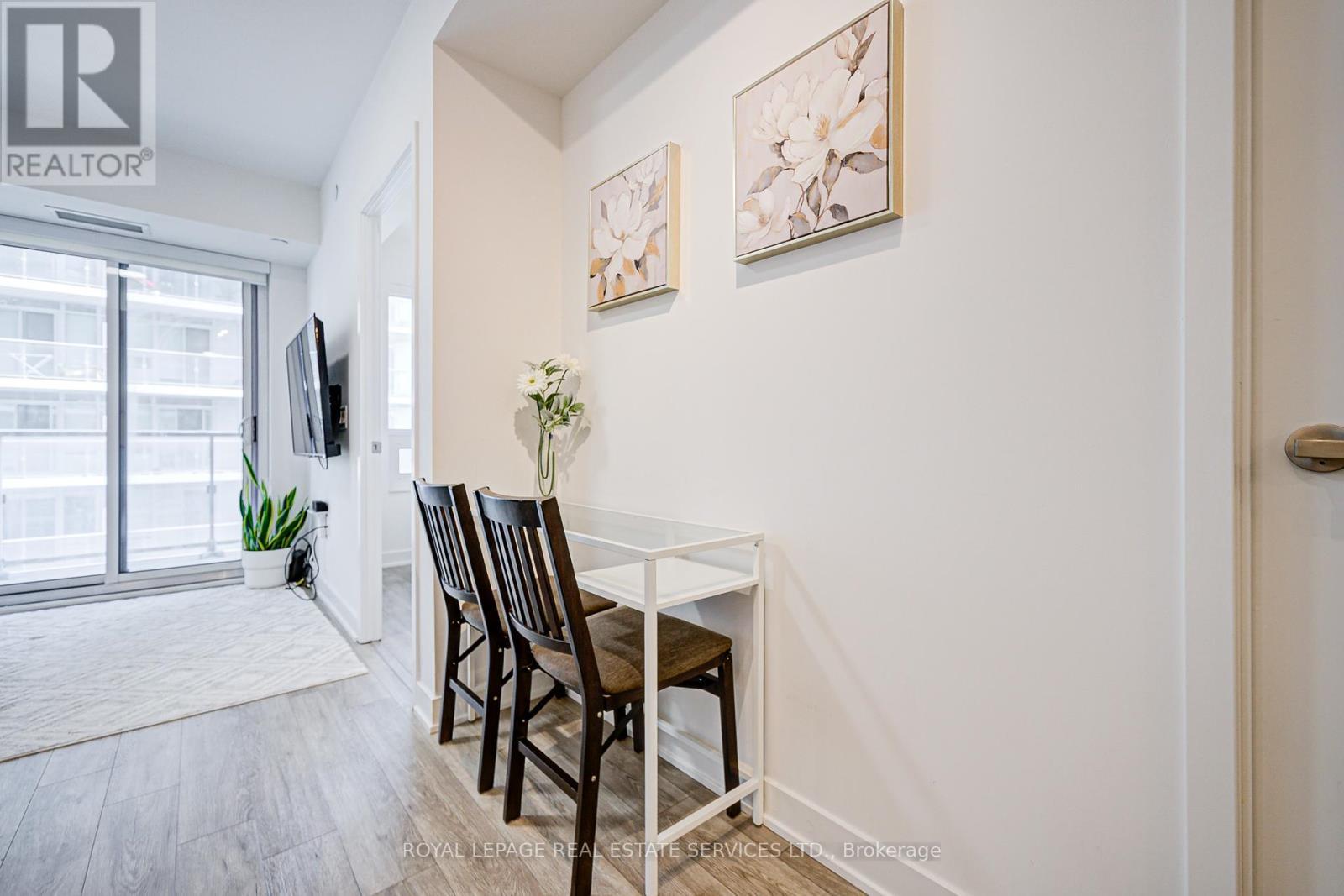 












3202 - 195 REDPATH AVENUE

,
Toronto,




Ontario
M4P0E4

