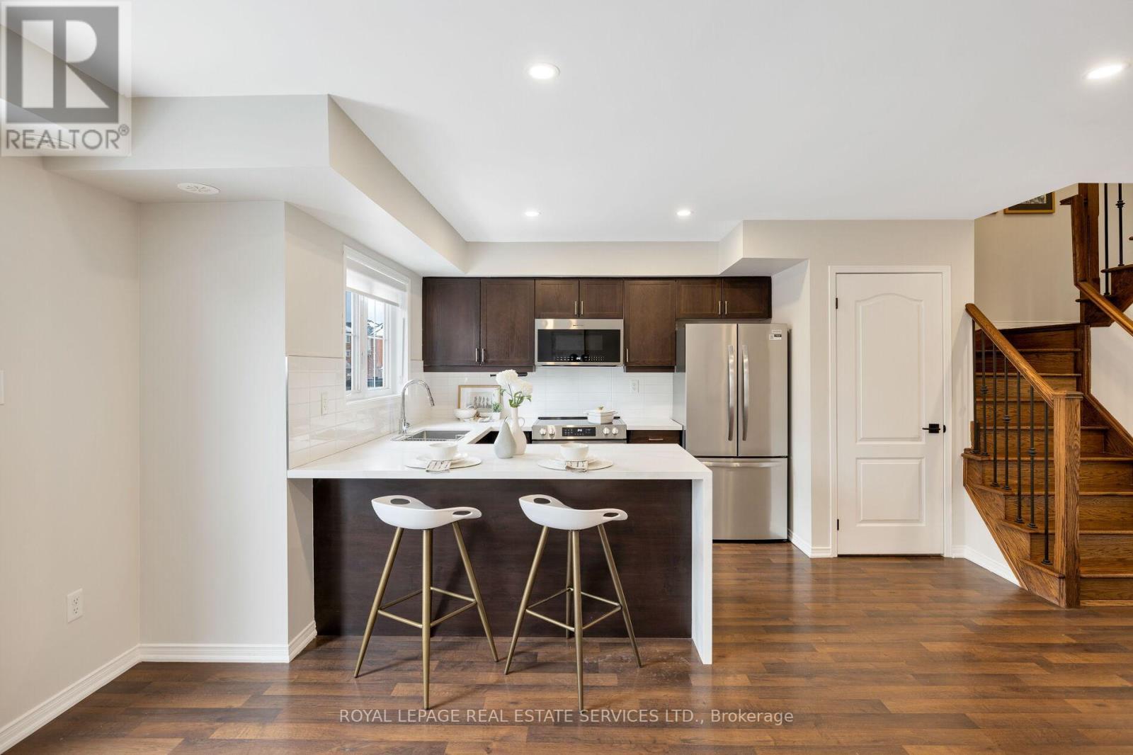 












10 - 15 HAYS BOULEVARD

,
Oakville,




Ontario
L6H0H8

