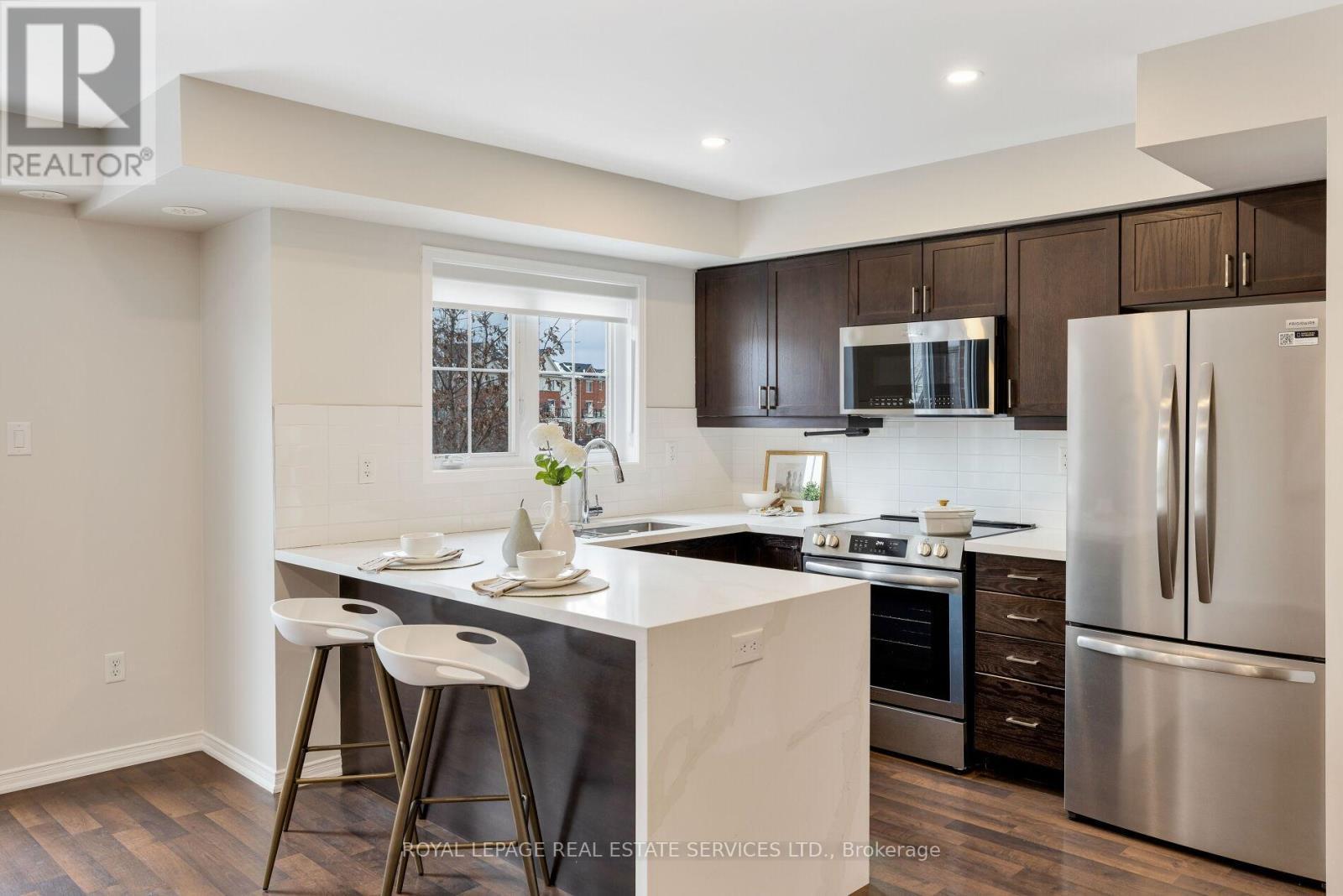 












10 - 15 HAYS BOULEVARD

,
Oakville,




Ontario
L6H0H8

