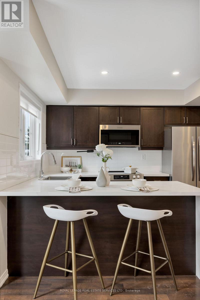 












10 - 15 HAYS BOULEVARD

,
Oakville,




Ontario
L6H0H8

