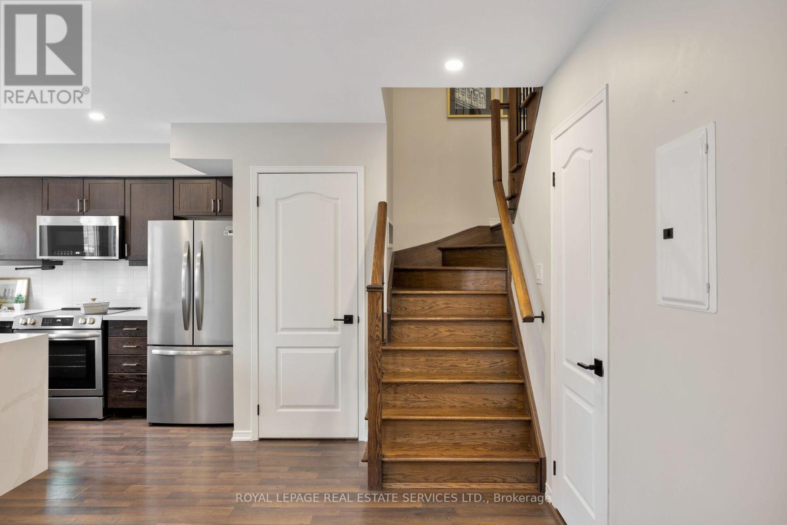 












10 - 15 HAYS BOULEVARD

,
Oakville,




Ontario
L6H0H8

