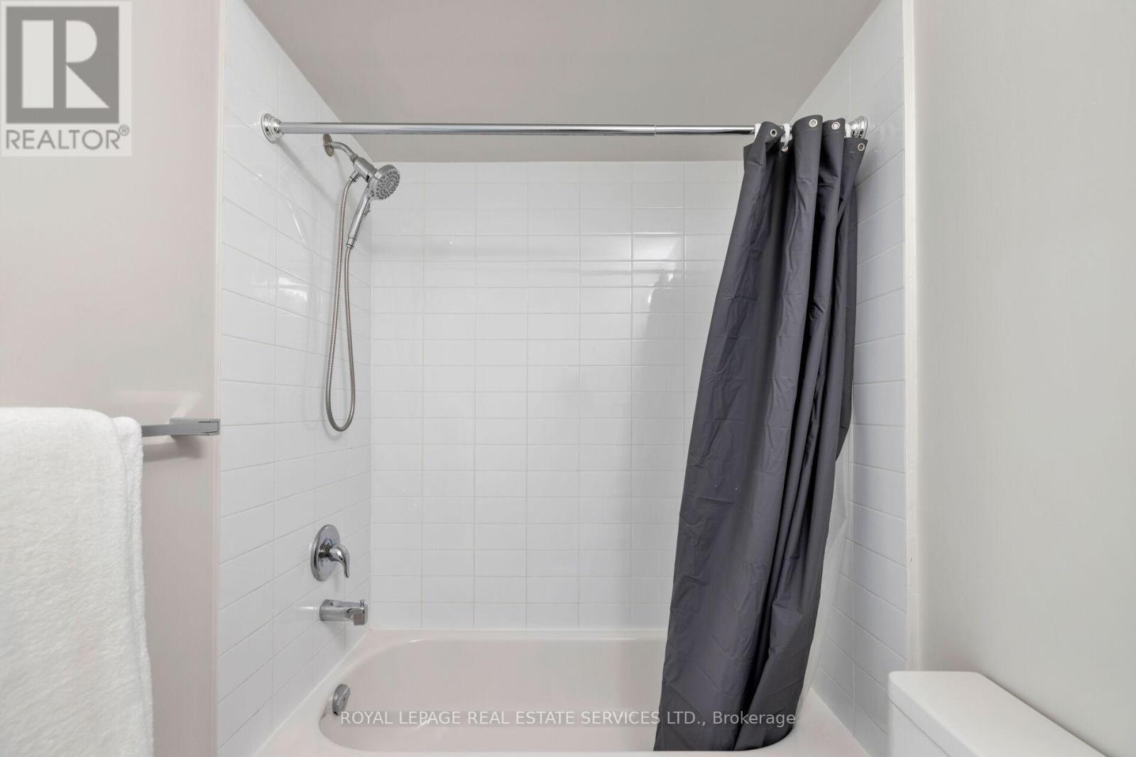 












10 - 15 HAYS BOULEVARD

,
Oakville,




Ontario
L6H0H8

