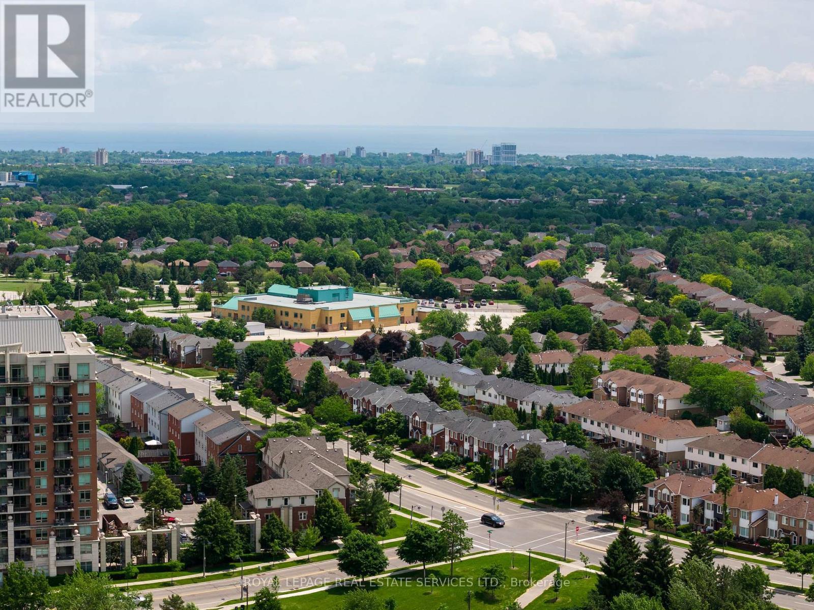 












10 - 15 HAYS BOULEVARD

,
Oakville,




Ontario
L6H0H8

