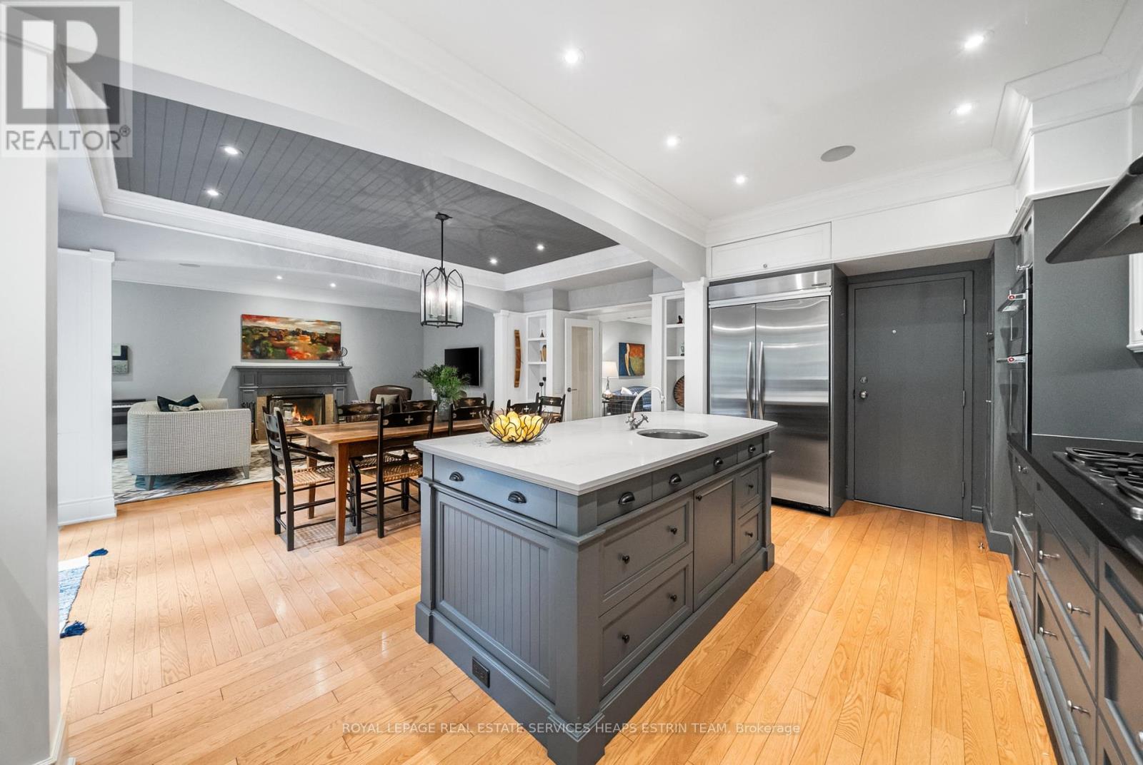 












24 HEATHER ROAD

,
Toronto,




Ontario
M4G3G3

