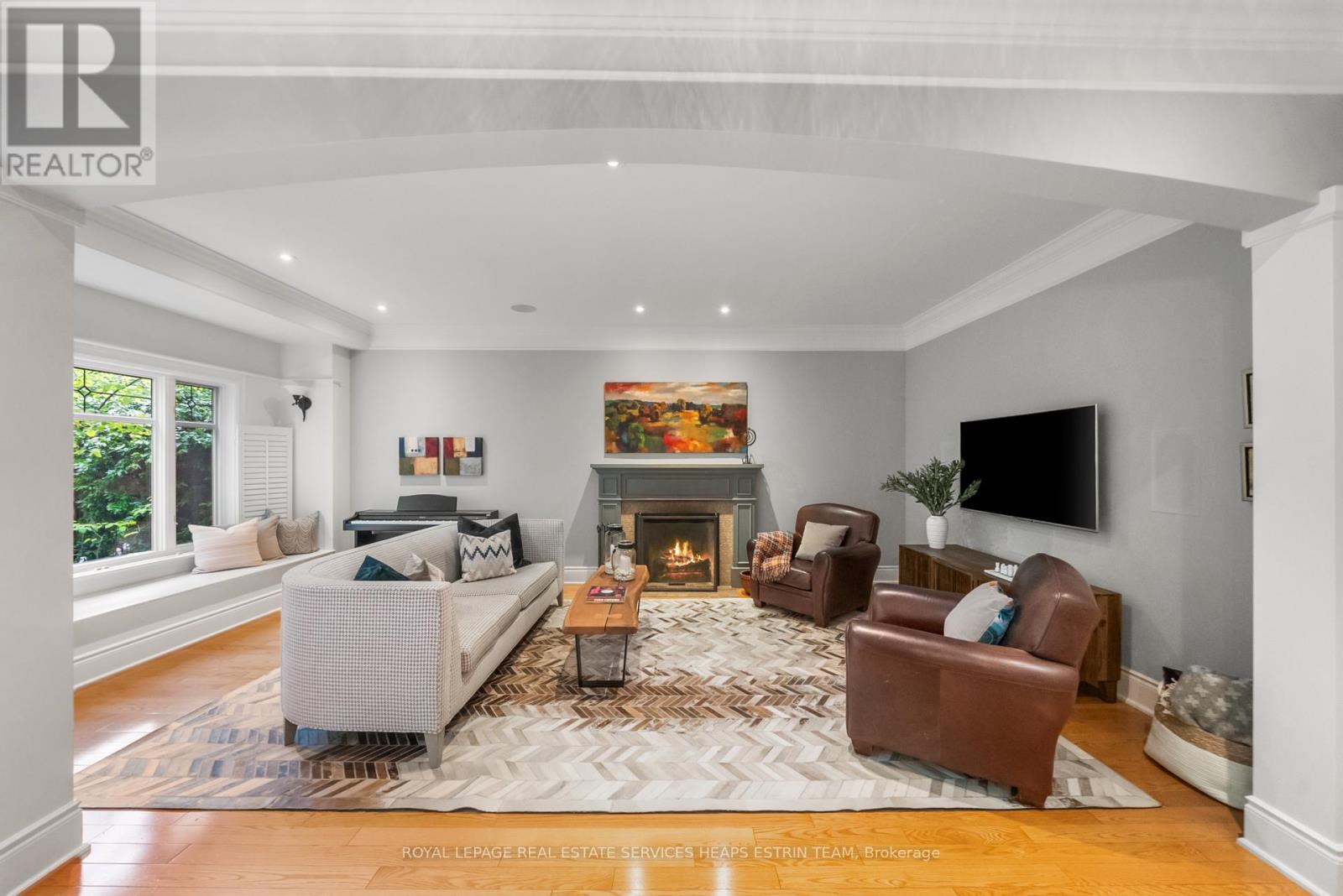












24 HEATHER ROAD

,
Toronto,




Ontario
M4G3G3

