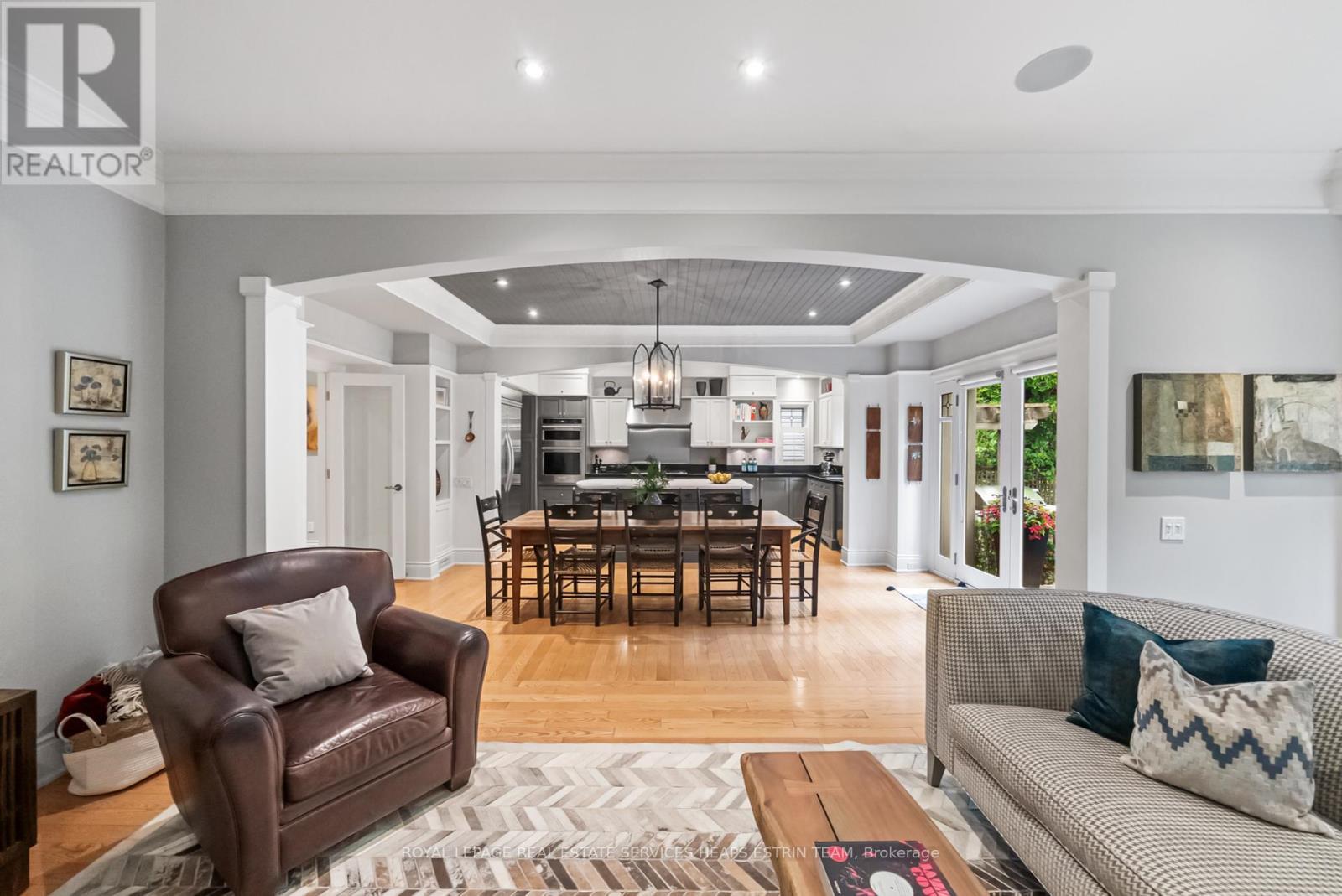 












24 HEATHER ROAD

,
Toronto,




Ontario
M4G3G3

