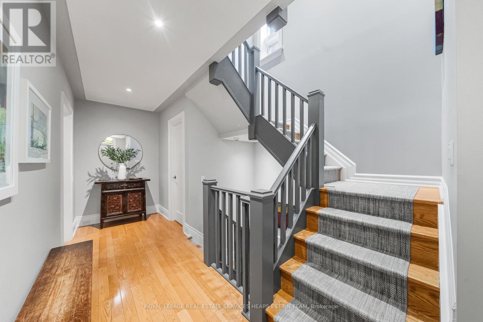 












24 HEATHER ROAD

,
Toronto,




Ontario
M4G3G3

