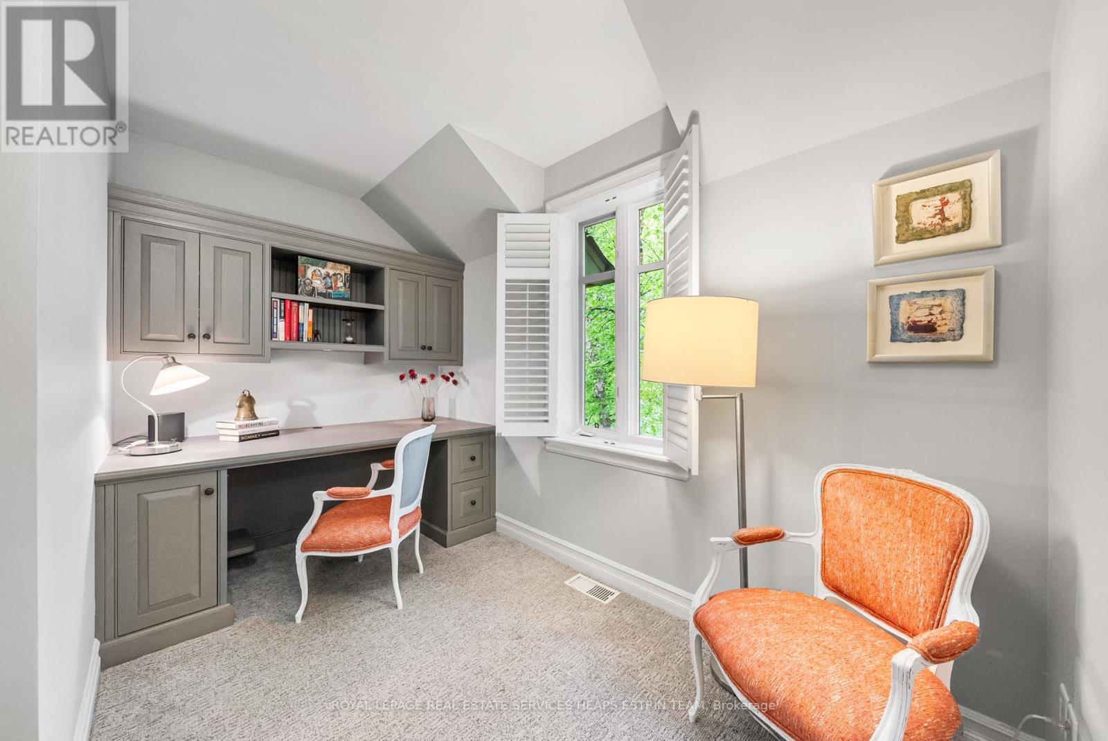 












24 HEATHER ROAD

,
Toronto,




Ontario
M4G3G3

