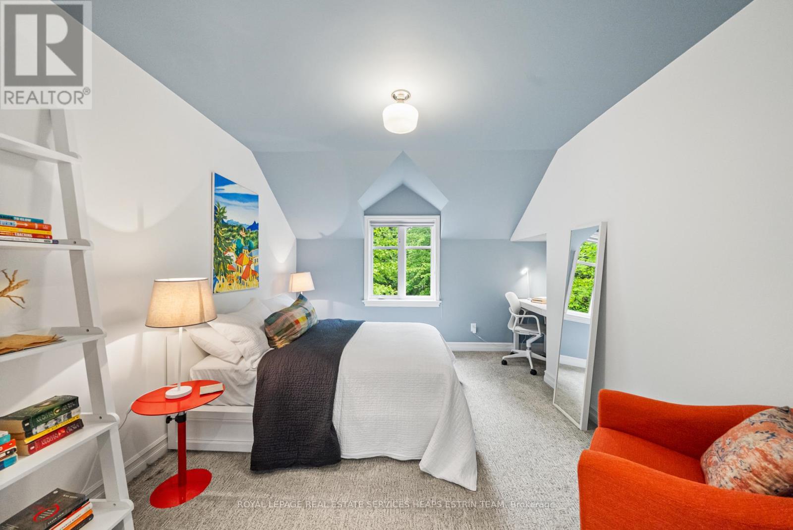 












24 HEATHER ROAD

,
Toronto,




Ontario
M4G3G3

