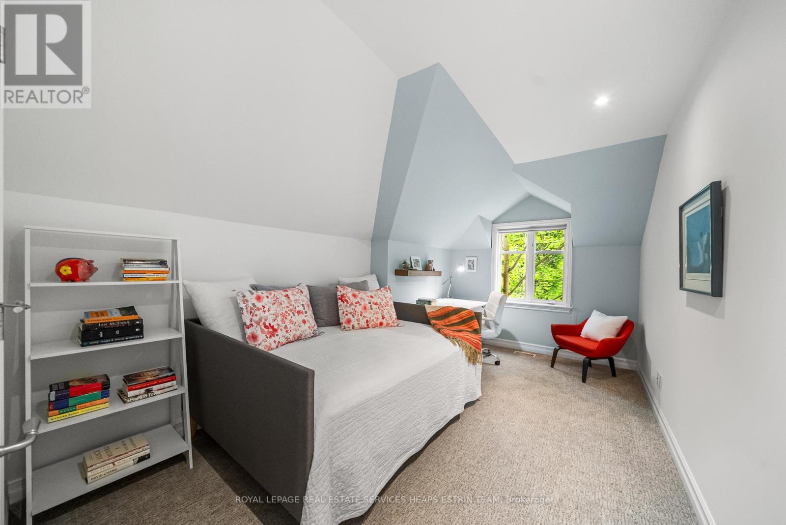 












24 HEATHER ROAD

,
Toronto,




Ontario
M4G3G3

