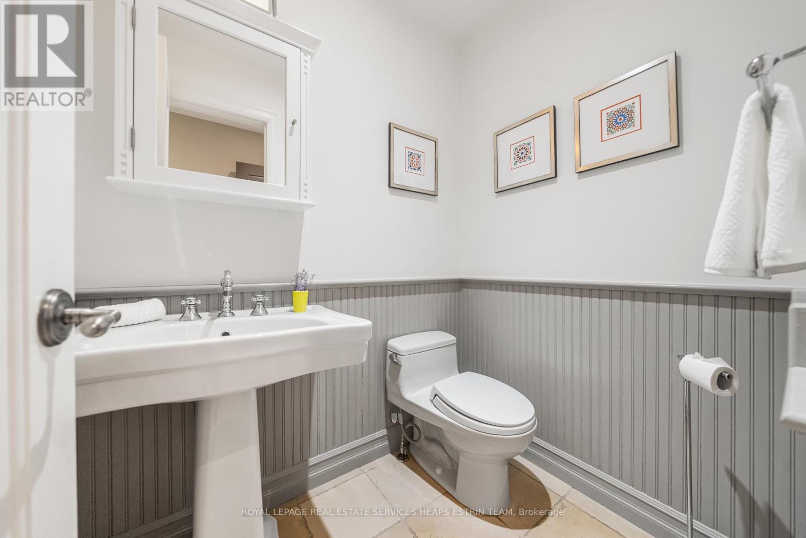 












24 HEATHER ROAD

,
Toronto,




Ontario
M4G3G3

