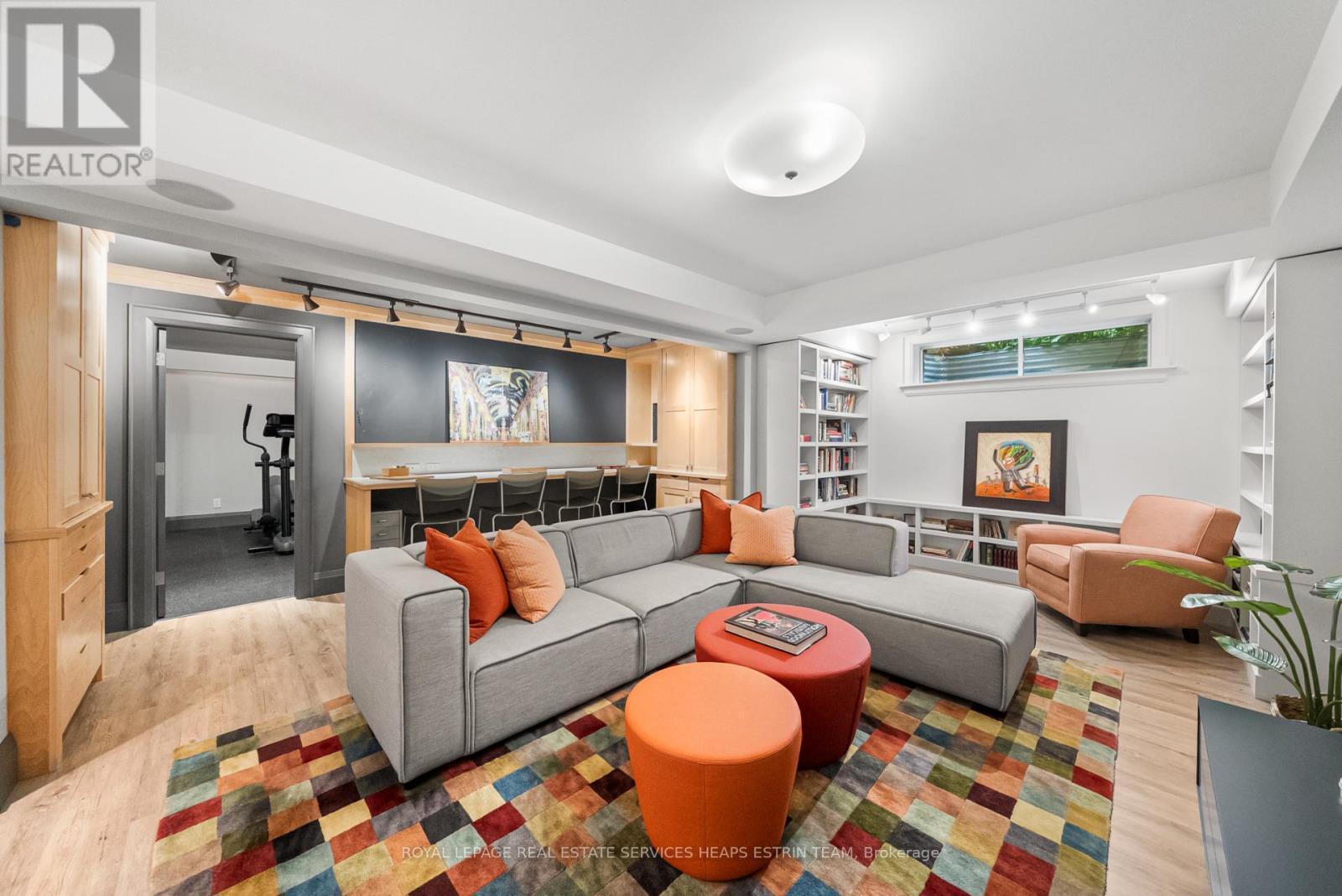 












24 HEATHER ROAD

,
Toronto,




Ontario
M4G3G3

