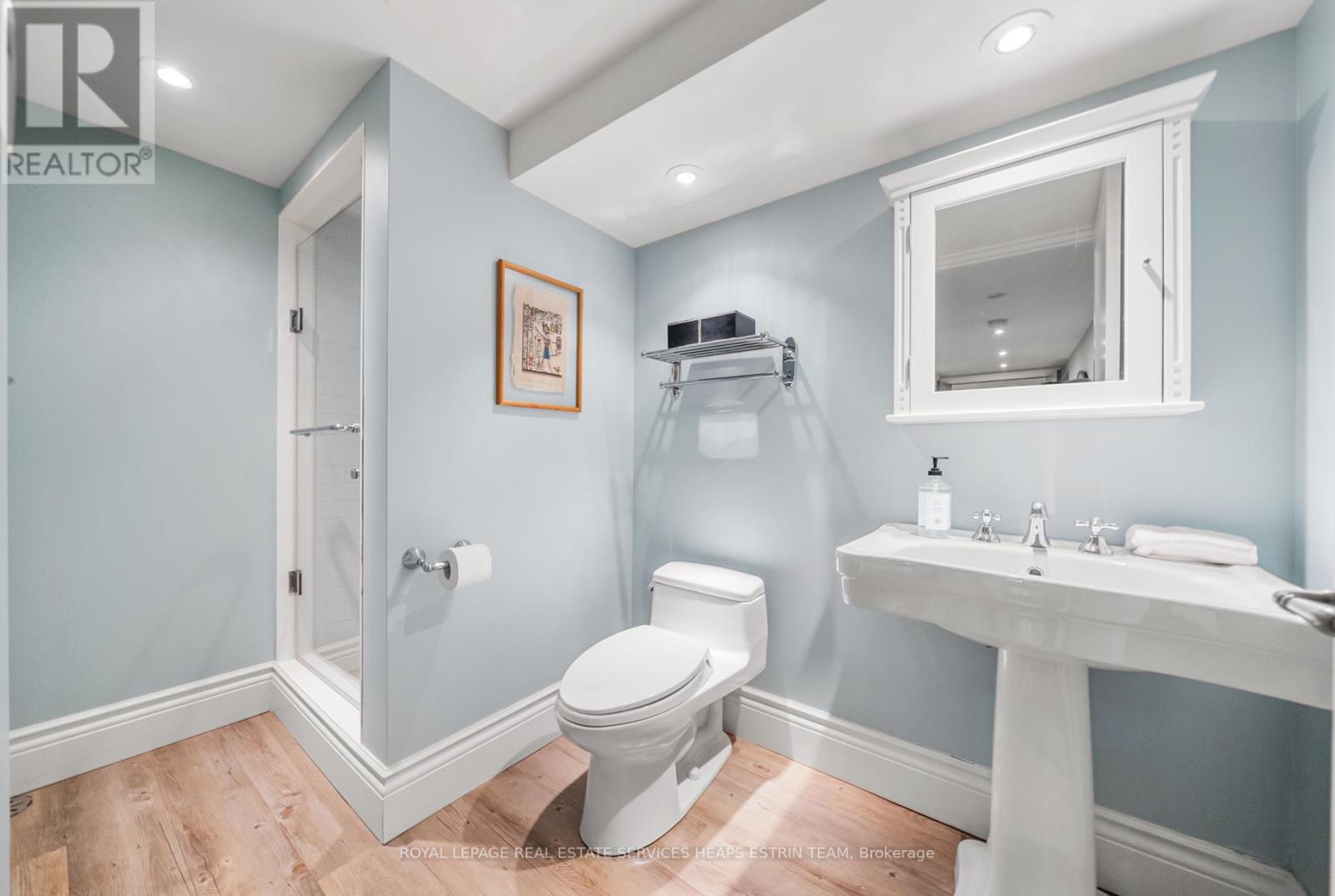 












24 HEATHER ROAD

,
Toronto,




Ontario
M4G3G3

