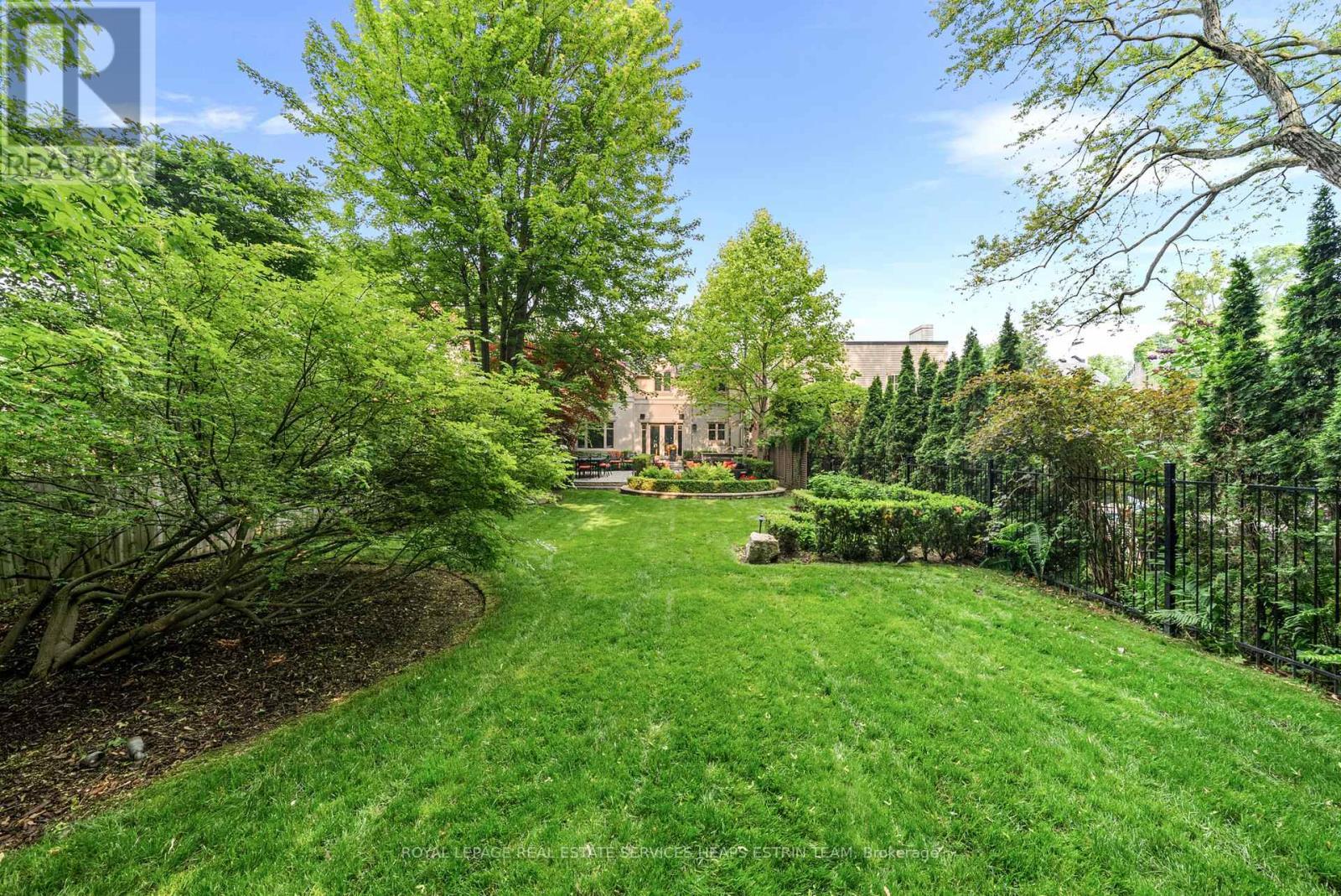 












24 HEATHER ROAD

,
Toronto,




Ontario
M4G3G3

