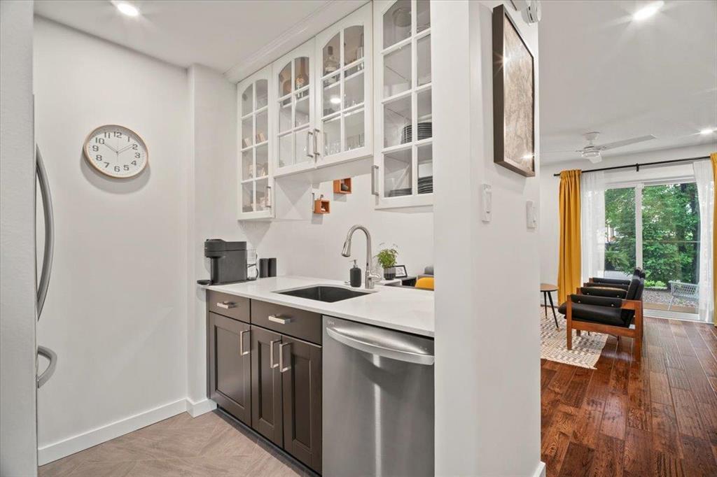 












105 176 Thomas Berry Street

,
Winnipeg,




Manitoba
R2H0P7

